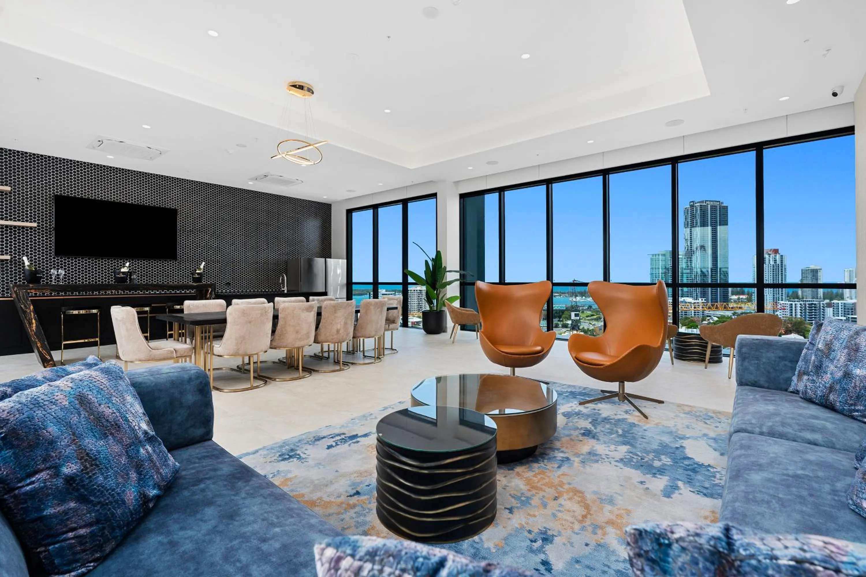 Lounge or bar in TRYP by Wyndham Southport Gold Coast Hotel Apartments
