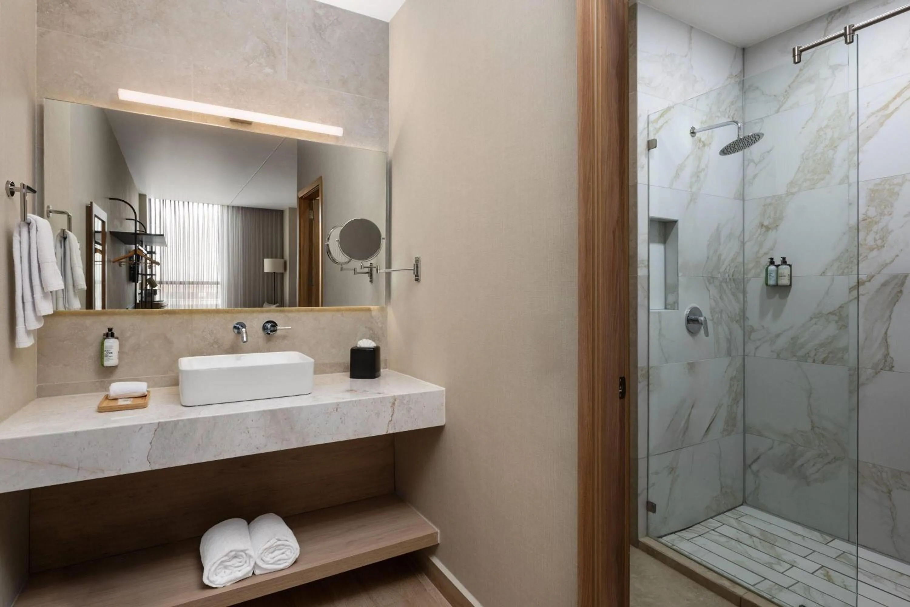 Bathroom in TRYP By Wyndham Ciudad Guzmán UTTSA