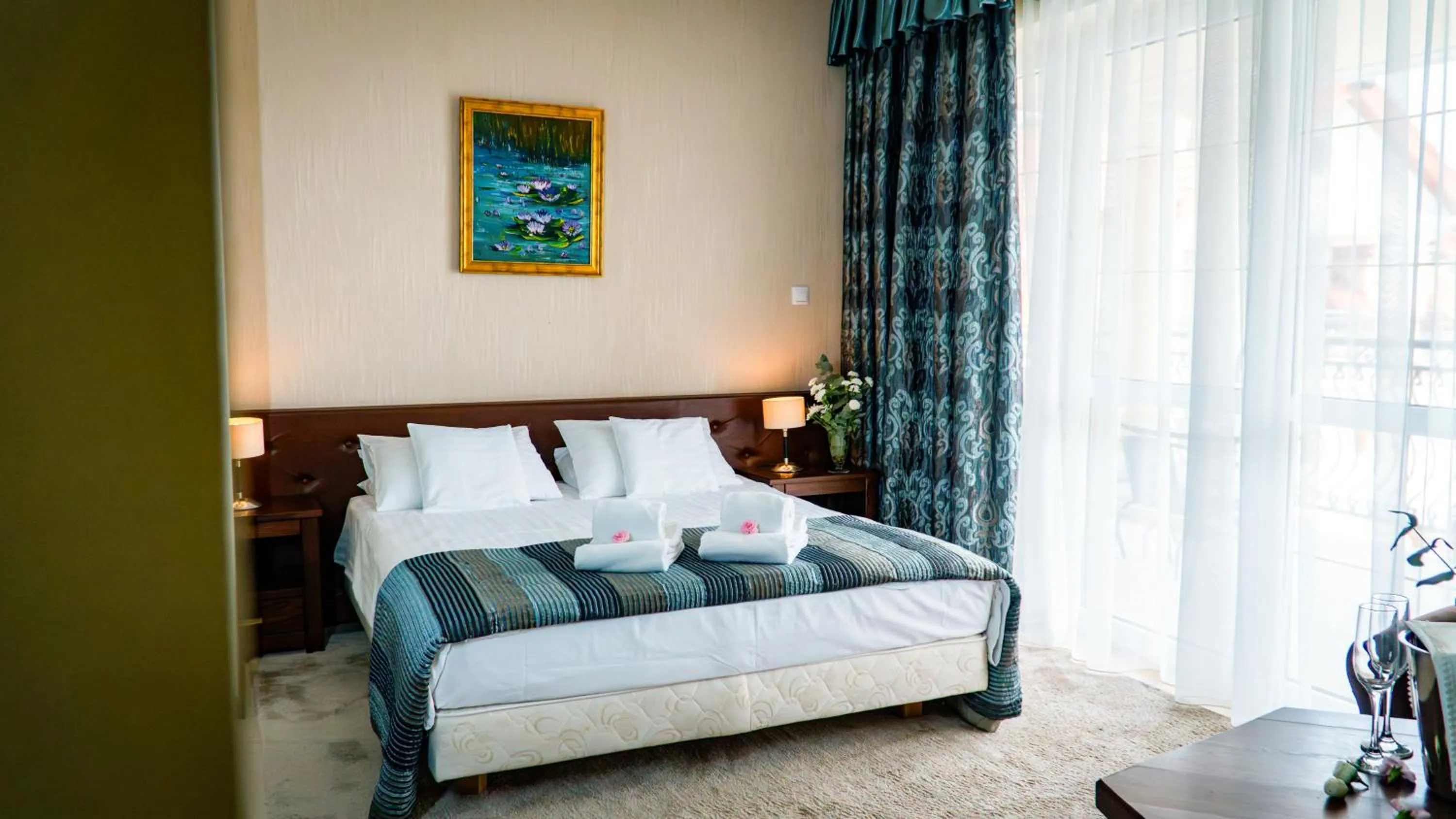 Bed in Hotel Restauracja VILLA BOLESTRASZYCE- PRZEMYŚL