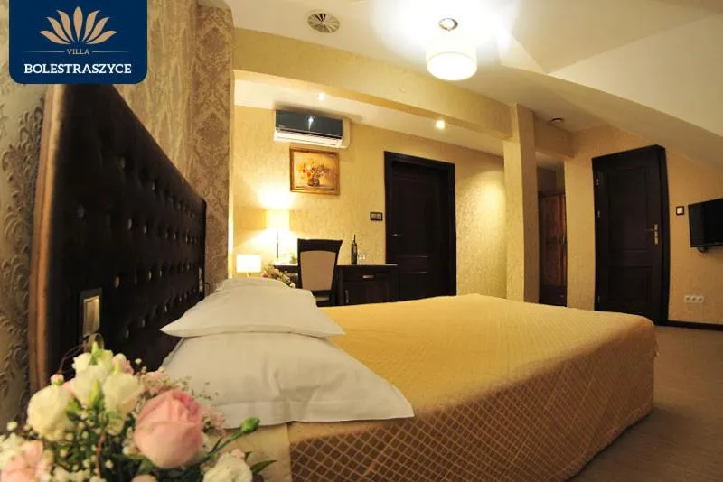 Bed in Hotel Restauracja VILLA BOLESTRASZYCE- PRZEMYŚL