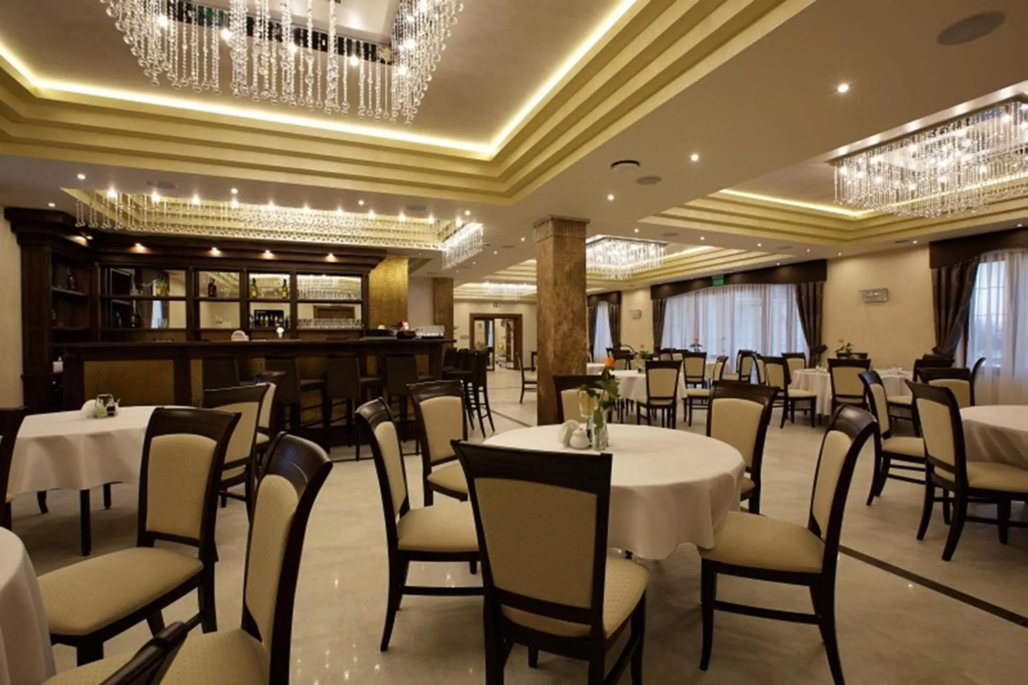 Restaurant/places to eat in Hotel Restauracja VILLA BOLESTRASZYCE- PRZEMYŚL