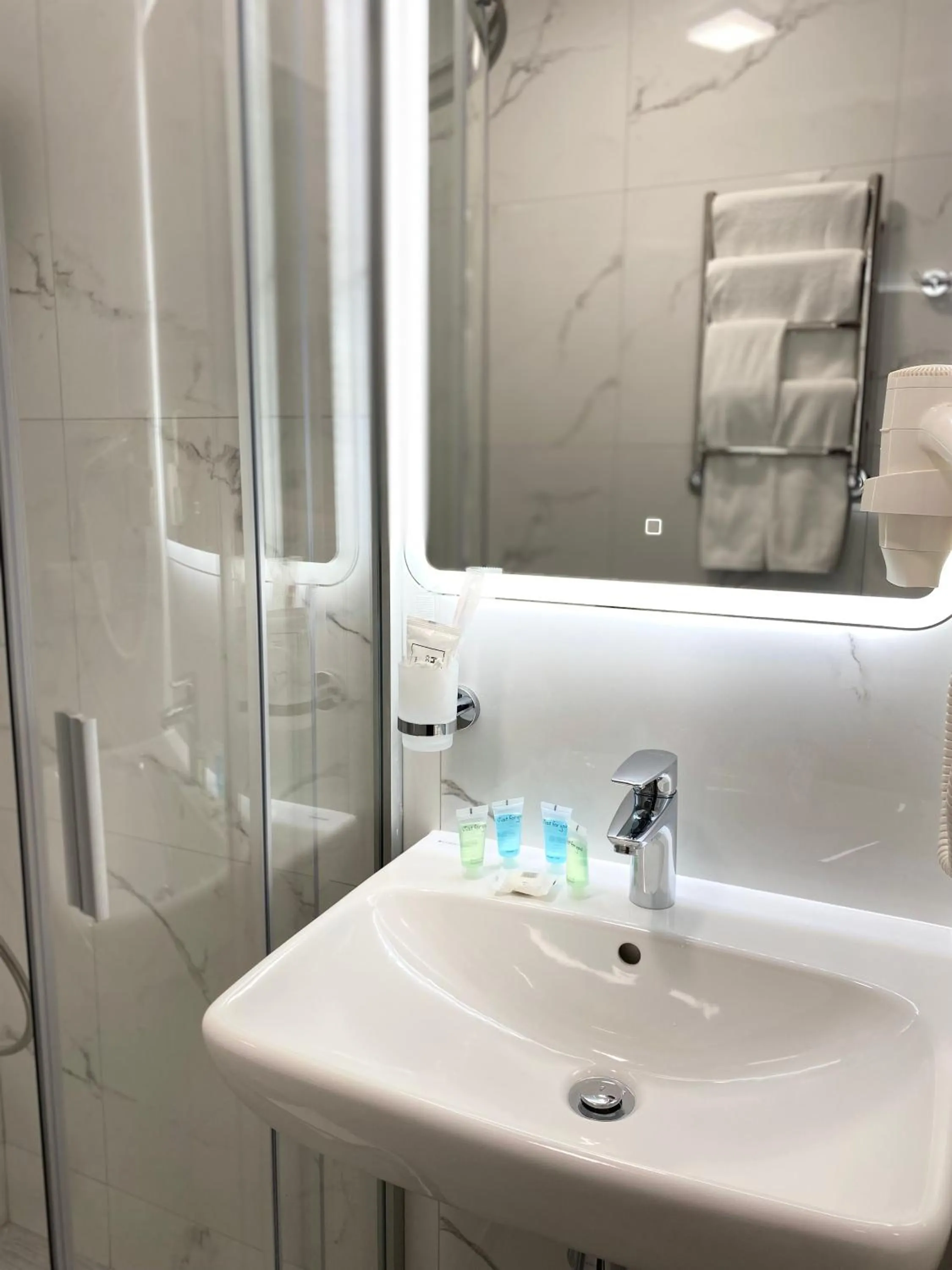 Shower in Grand Christer Hotel