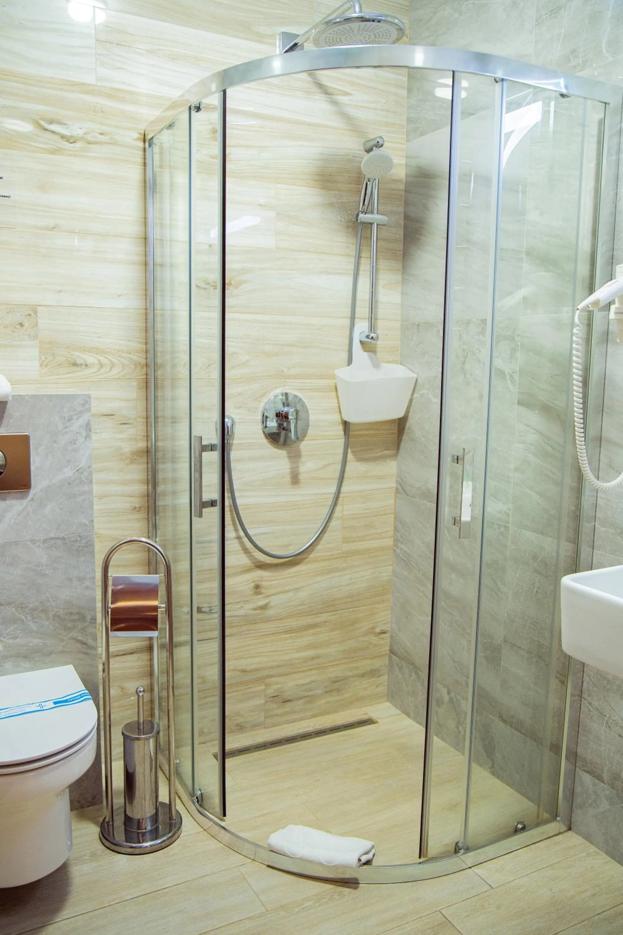 Shower in Grand Christer Hotel