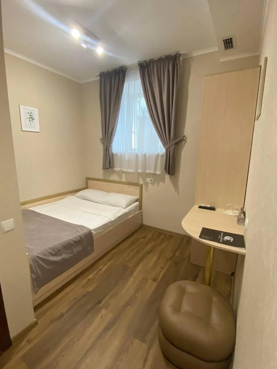 Photo of the whole room, Bed in Grand Christer Hotel