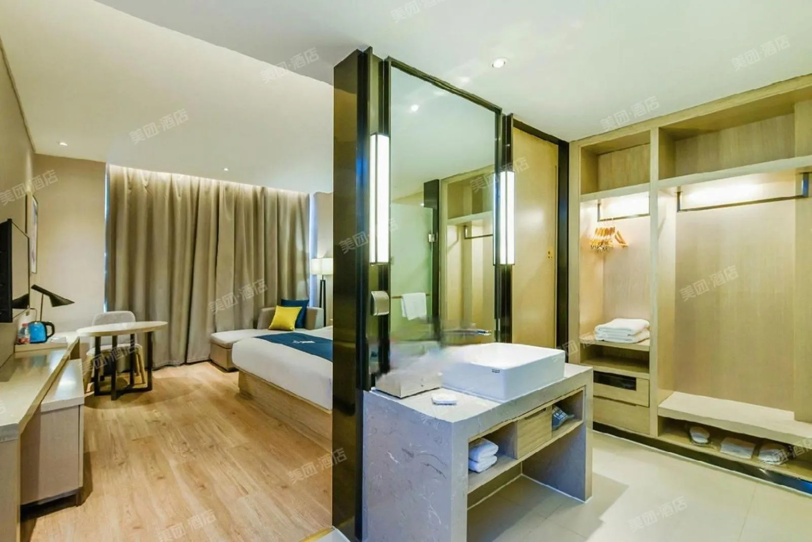 Photo of the whole room, Bed in Echarm Hotel Guiyang Xiaohe Huanghe Road Branch