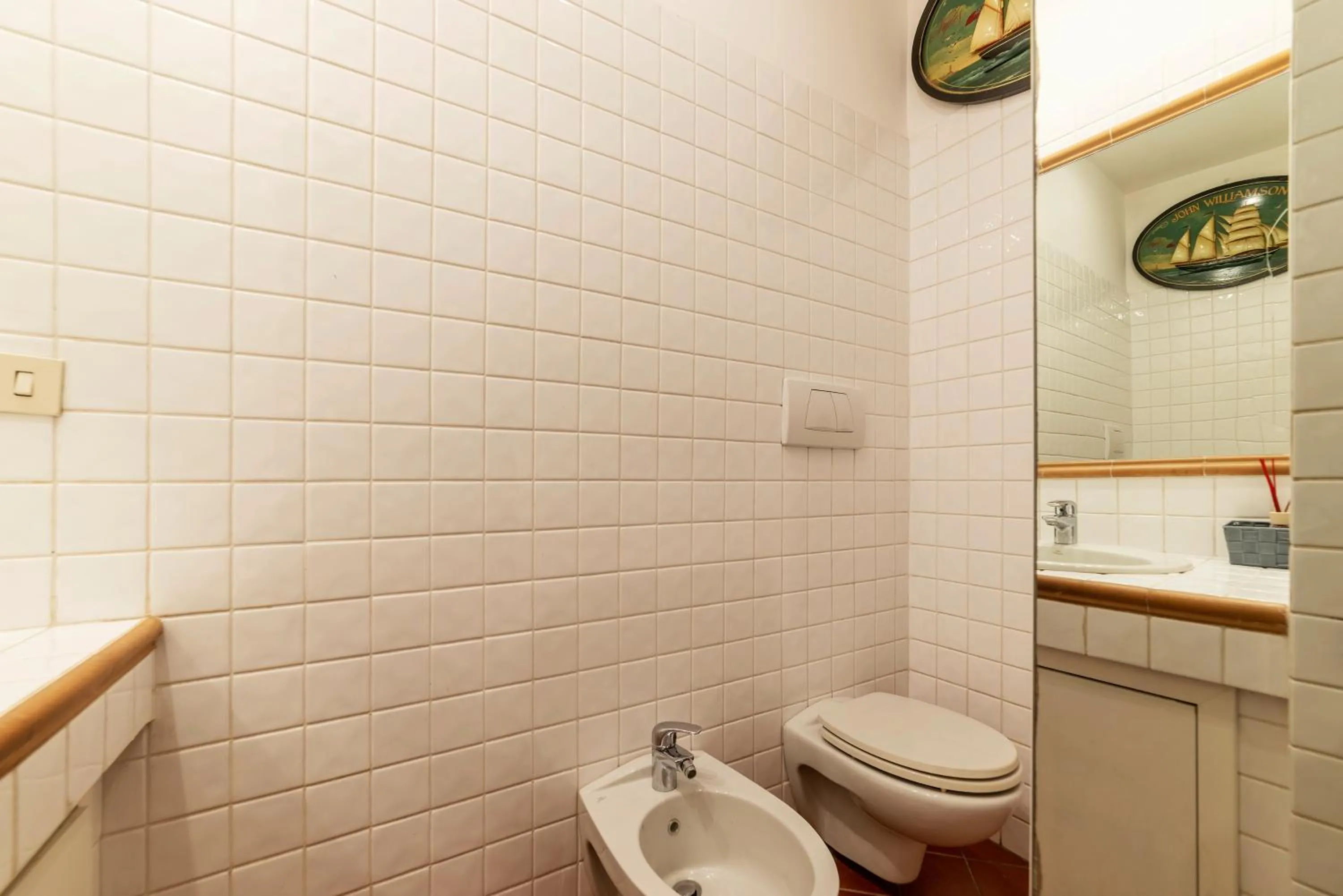 Bathroom in Spanish Steps Corner