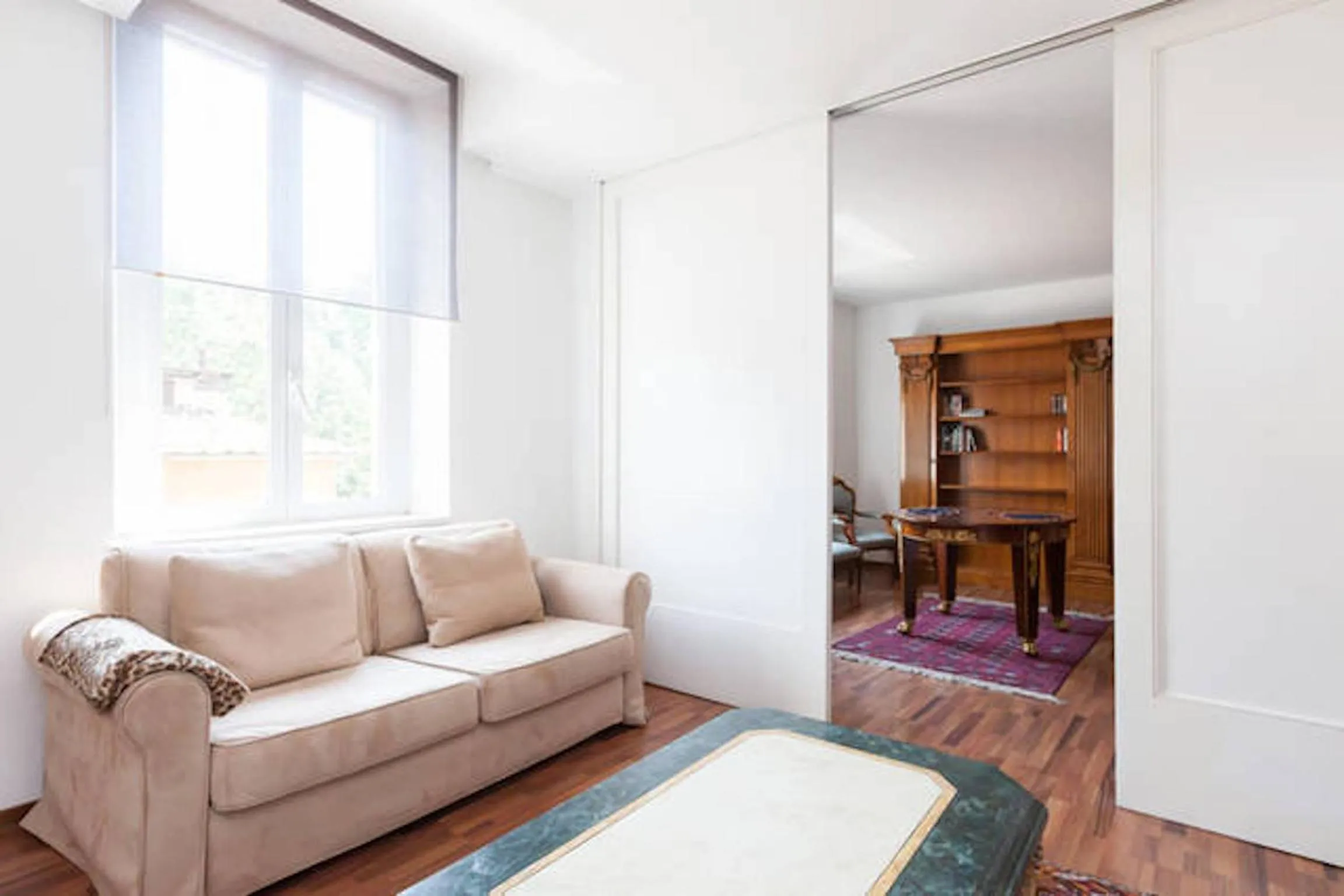 Seating area in Spanish Steps Corner