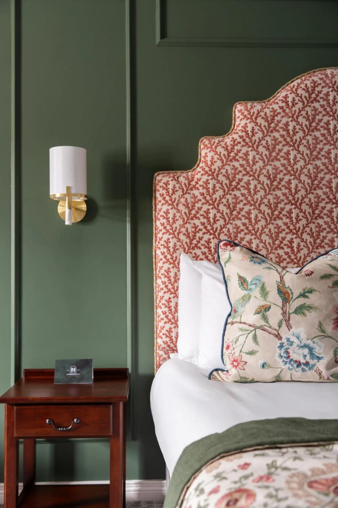 Bedroom, Bed in The Harbourview Hotel