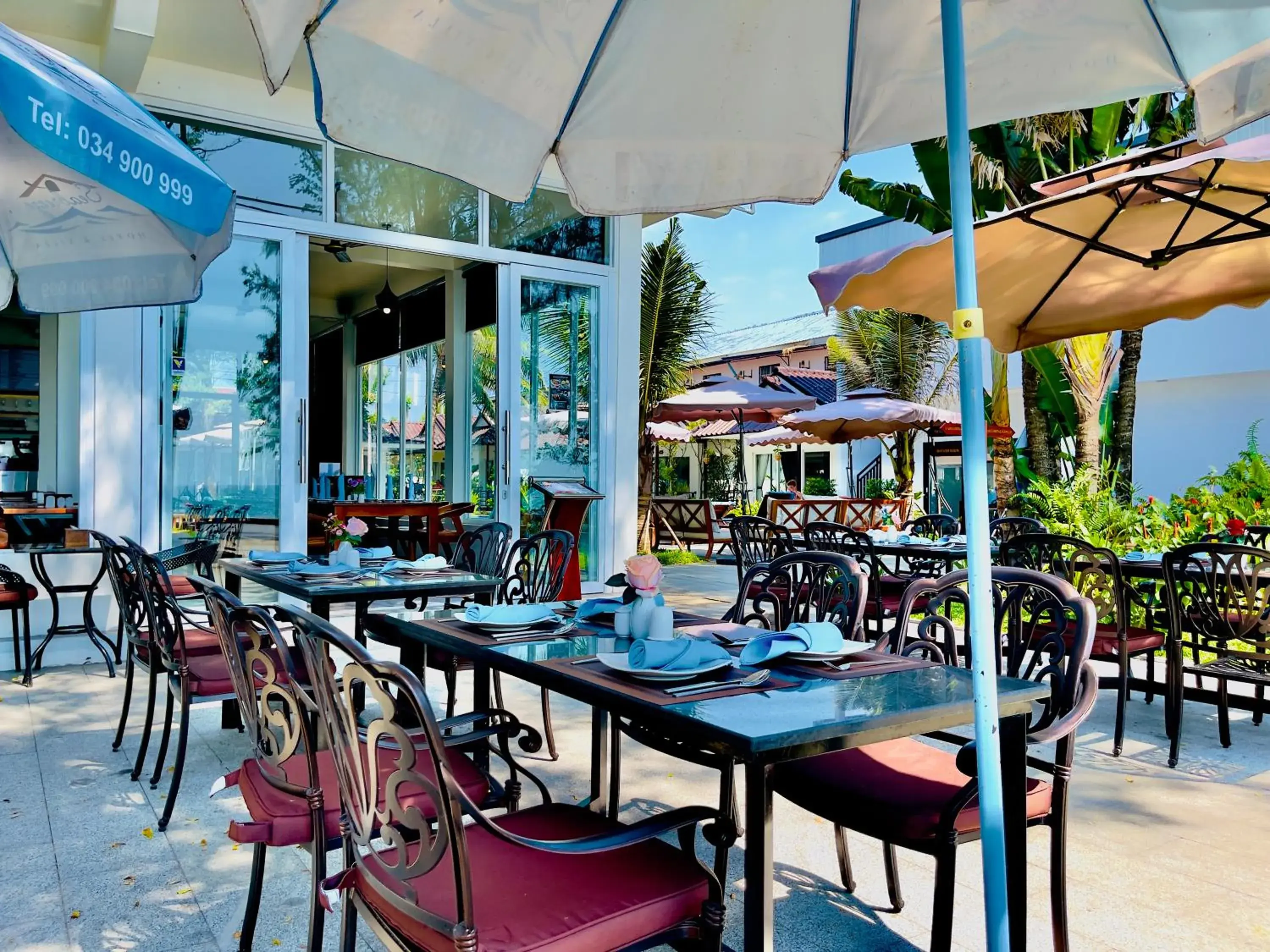 Restaurant/places to eat in Sea Breeze Resort Restaurant/places to eat in Sea Breeze Resort