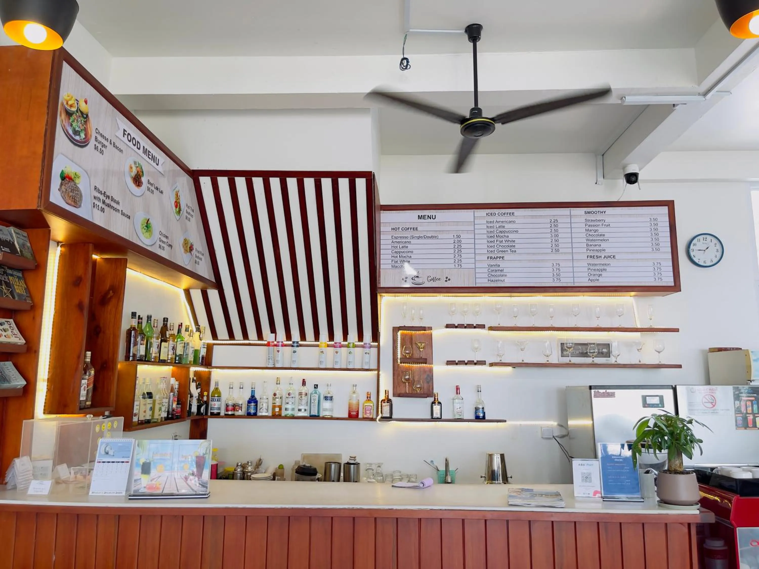 Restaurant/places to eat in Sea Breeze Resort