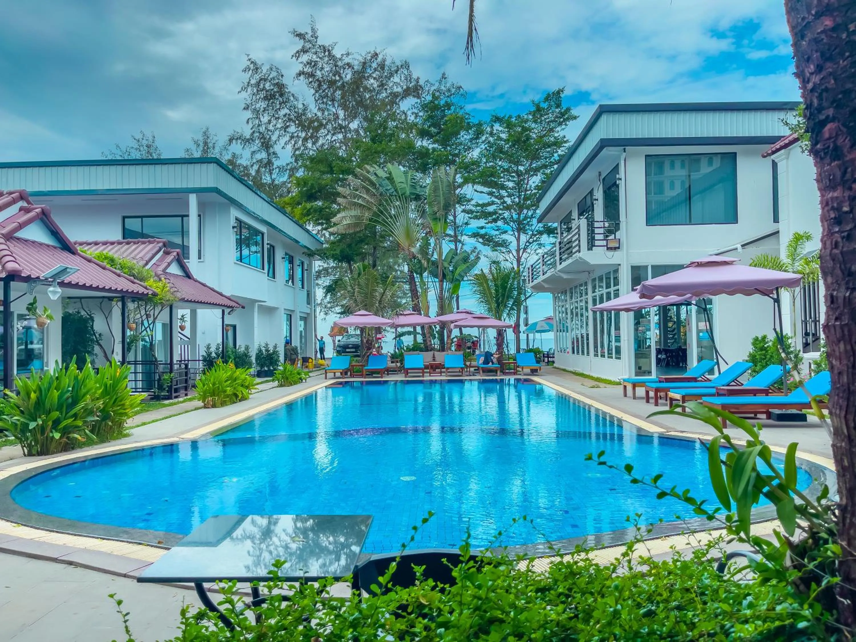 Swimming pool in Sea Breeze Resort