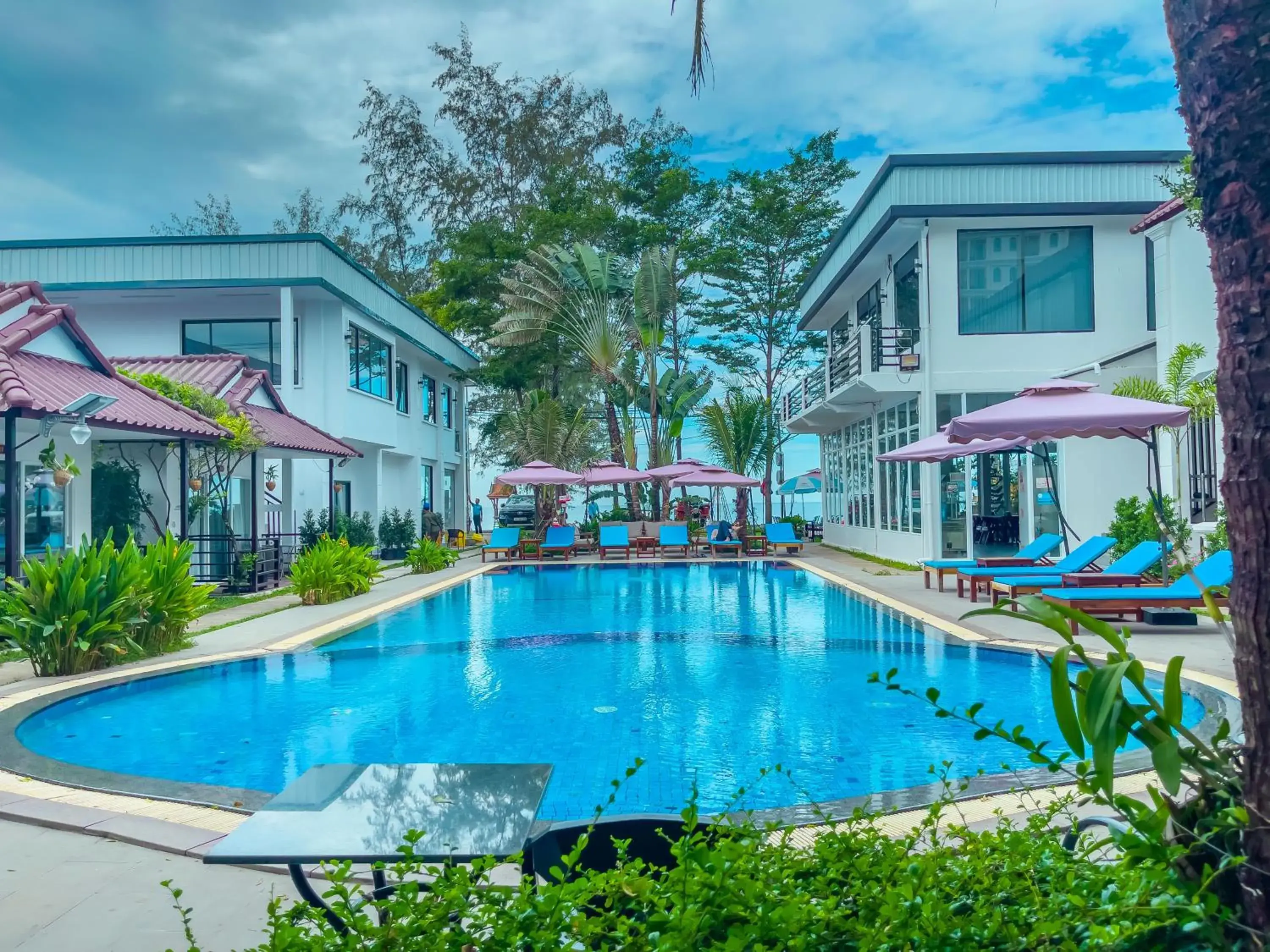 Swimming pool in Sea Breeze Resort Swimming pool in Sea Breeze Resort