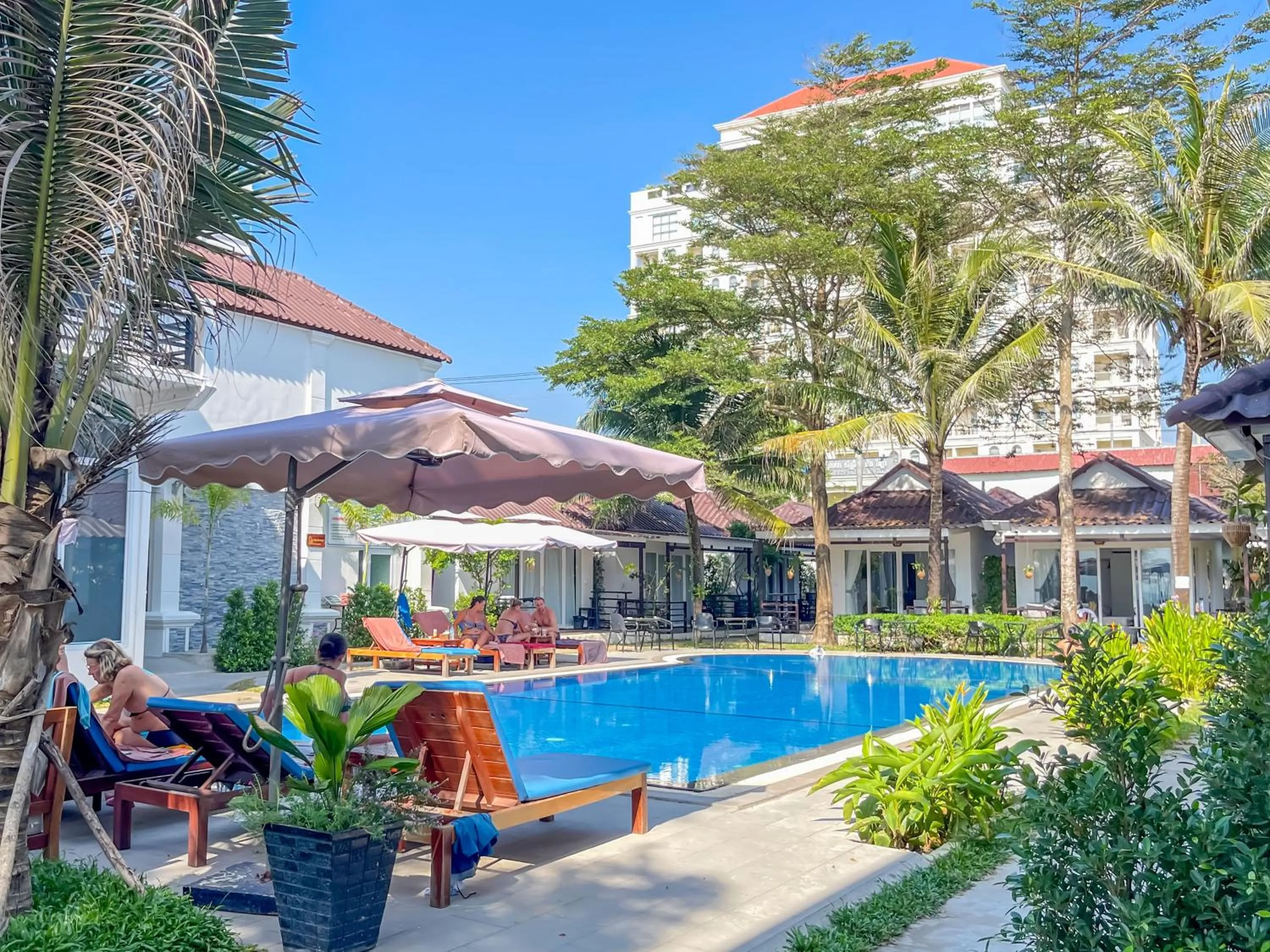 Swimming pool in Sea Breeze Resort