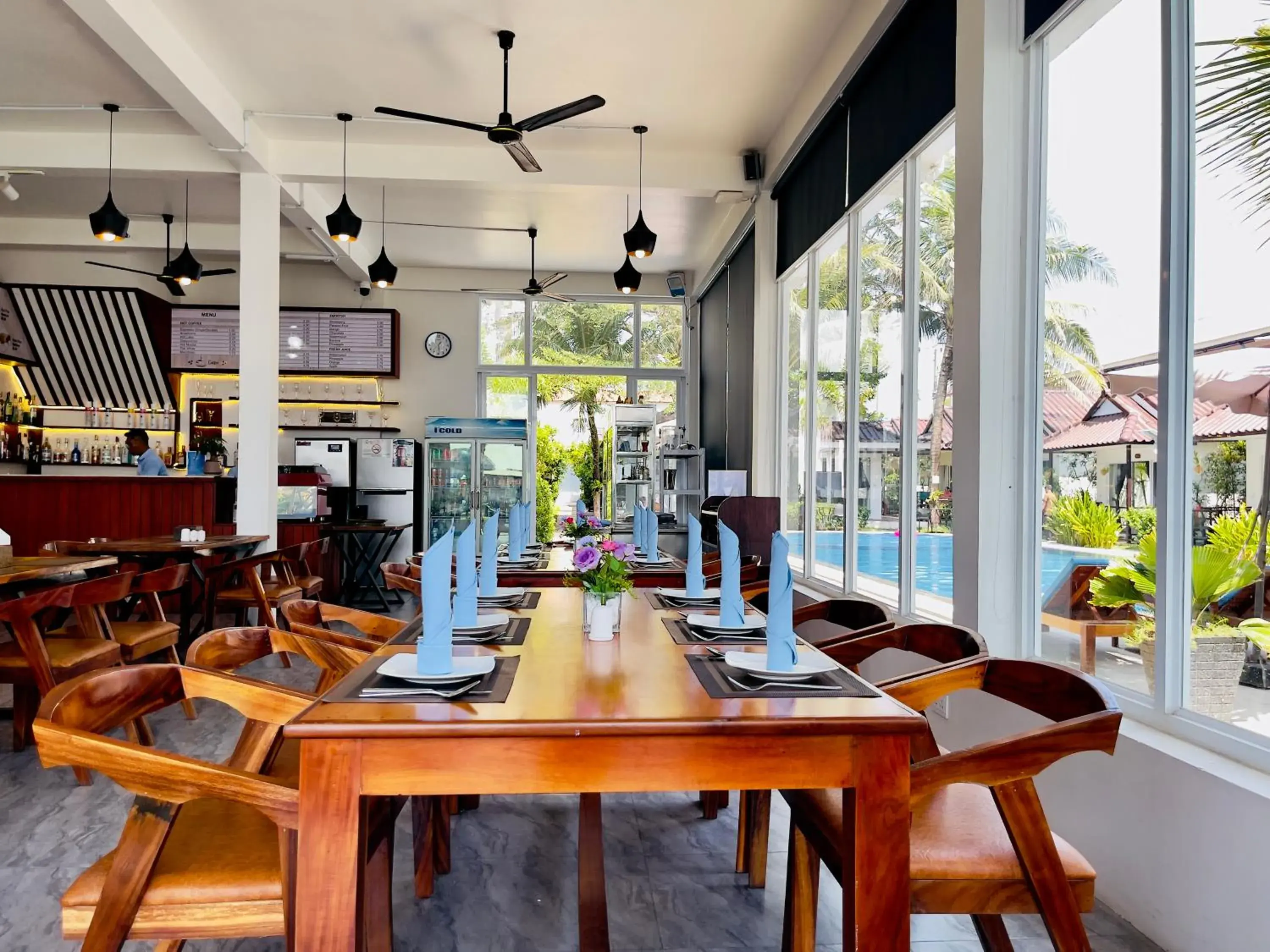 Restaurant/places to eat in Sea Breeze Resort Restaurant/places to eat in Sea Breeze Resort