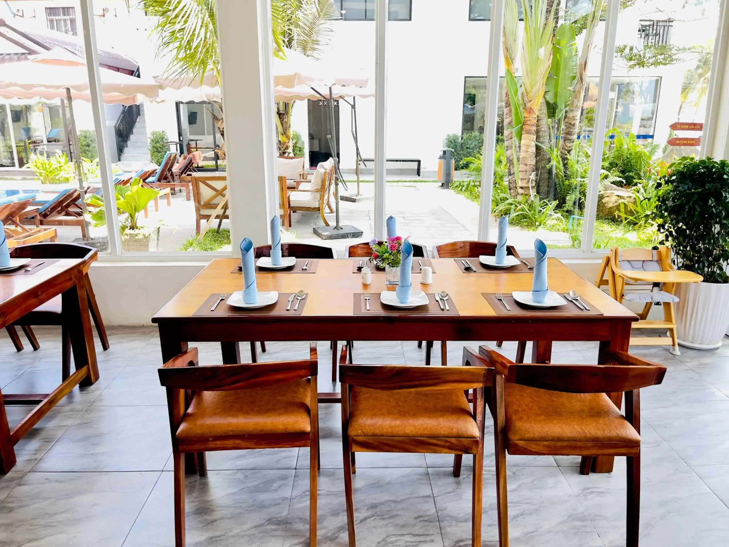 Restaurant/places to eat in Sea Breeze Resort Restaurant/places to eat in Sea Breeze Resort