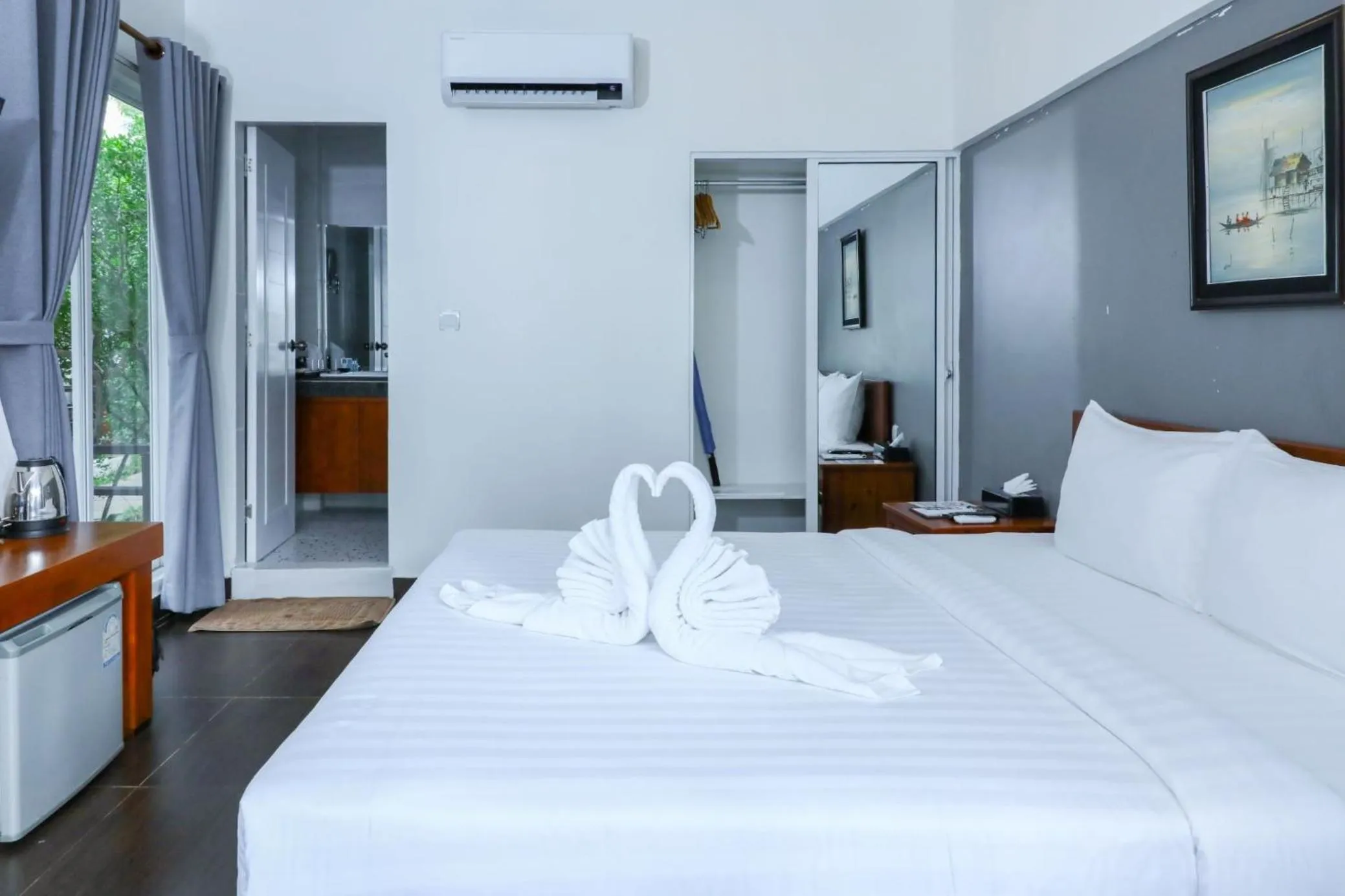 Property building, Bed in Sea Breeze Resort