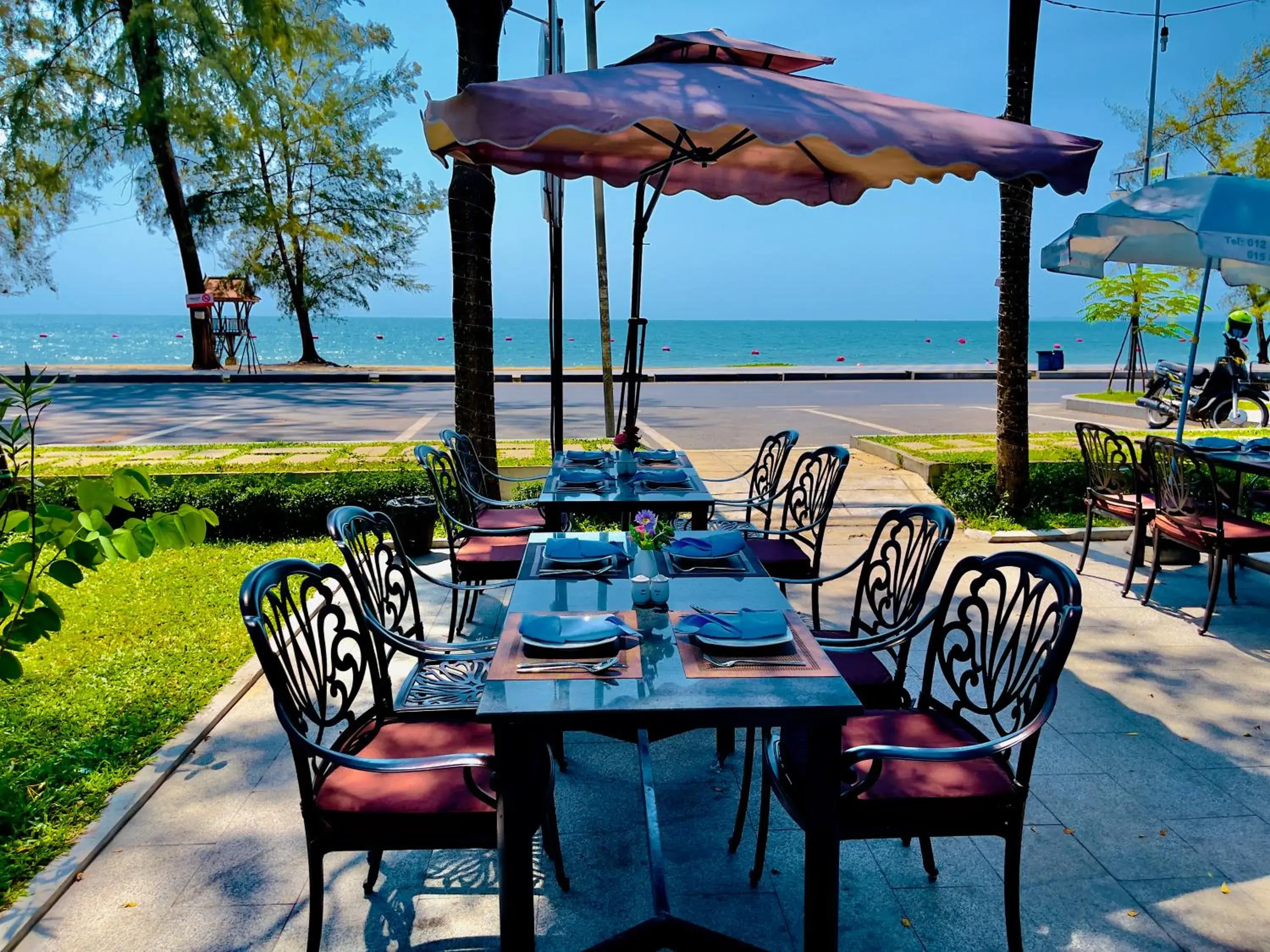 Restaurant/places to eat in Sea Breeze Resort Restaurant/places to eat in Sea Breeze Resort