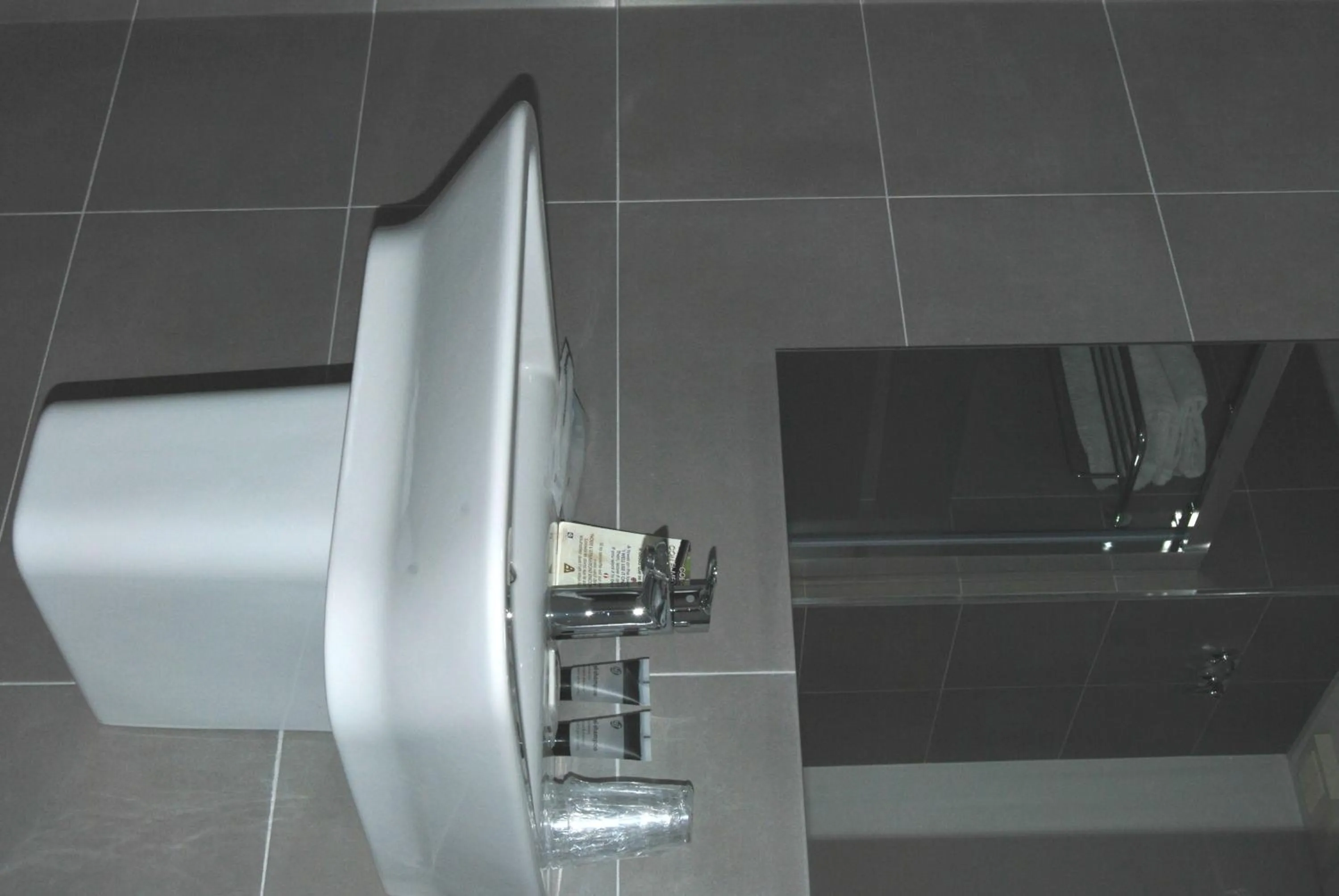 Bathroom in Estudiotel Alicante