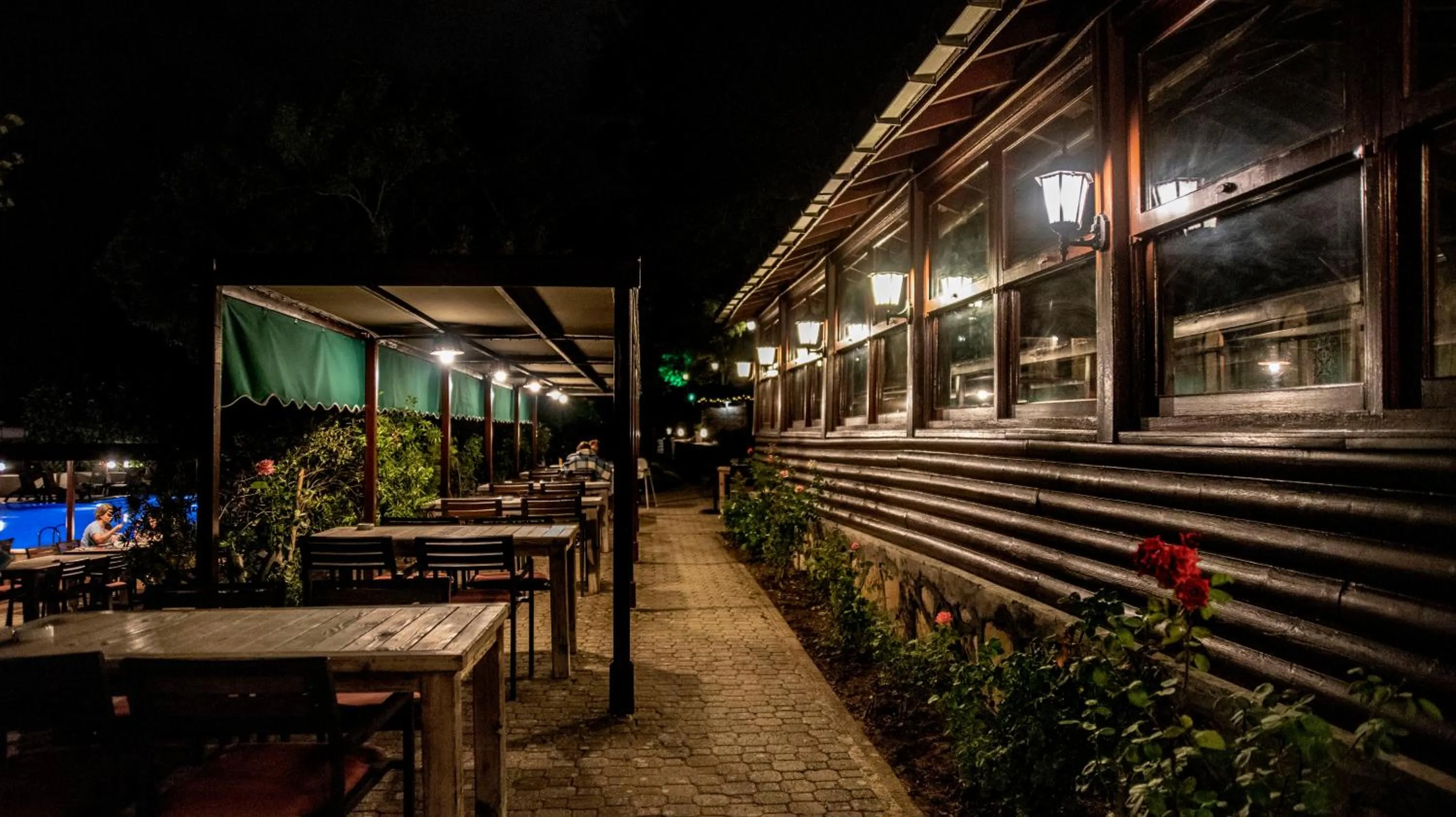 Restaurant/places to eat in Fener Motel