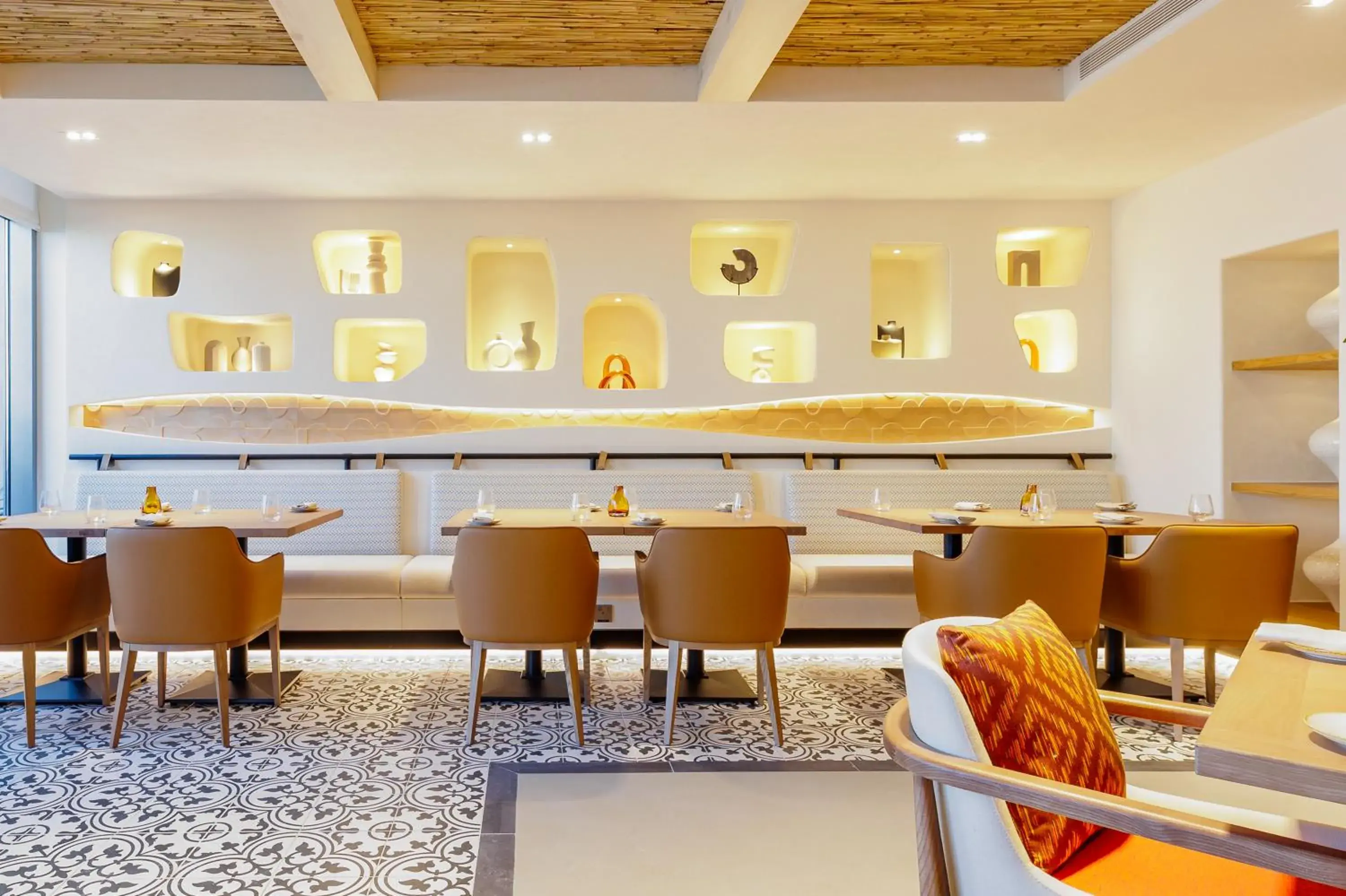 Restaurant/places to eat in Holiday Inn Dubai Jumeirah Village Circle by IHG Restaurant/places to eat in Holiday Inn Dubai Jumeirah Village Circle by IHG