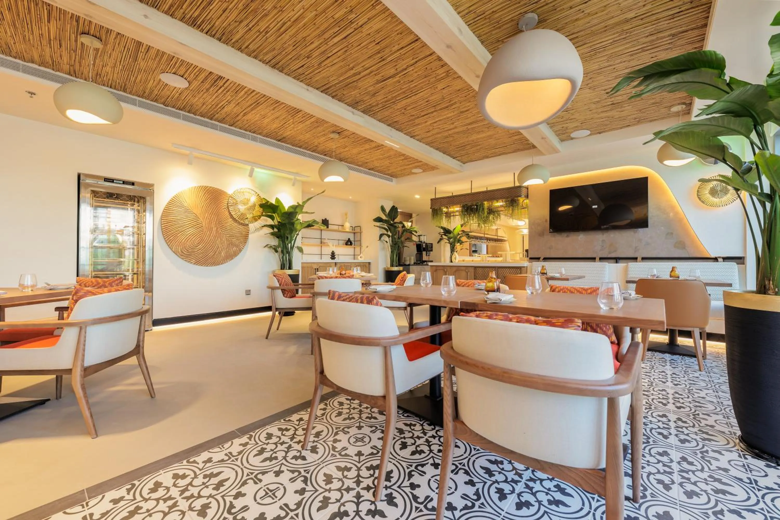 Restaurant/places to eat in Holiday Inn Dubai Village Circle by IHG