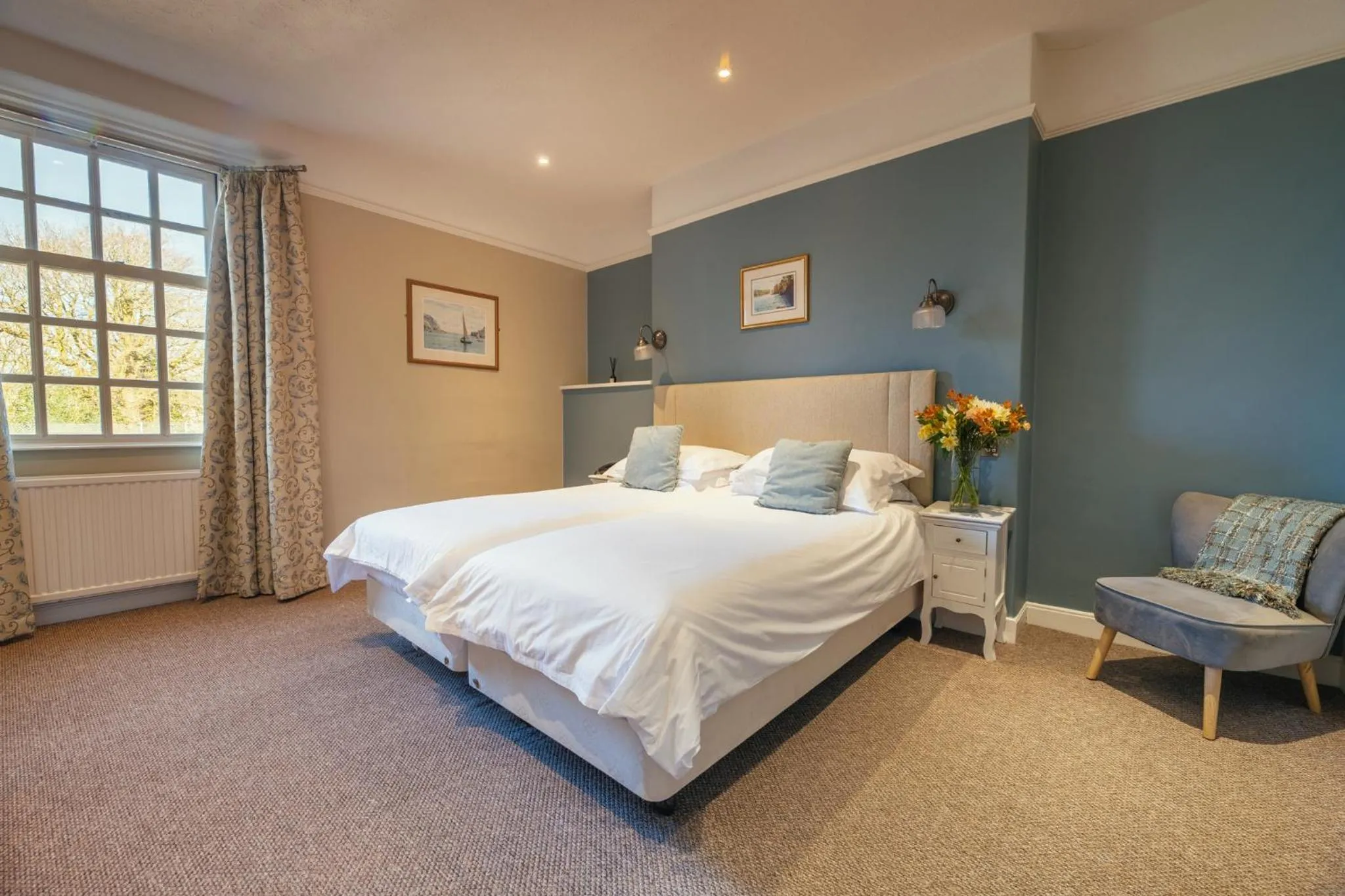 Bed in Stoke Lodge Hotel