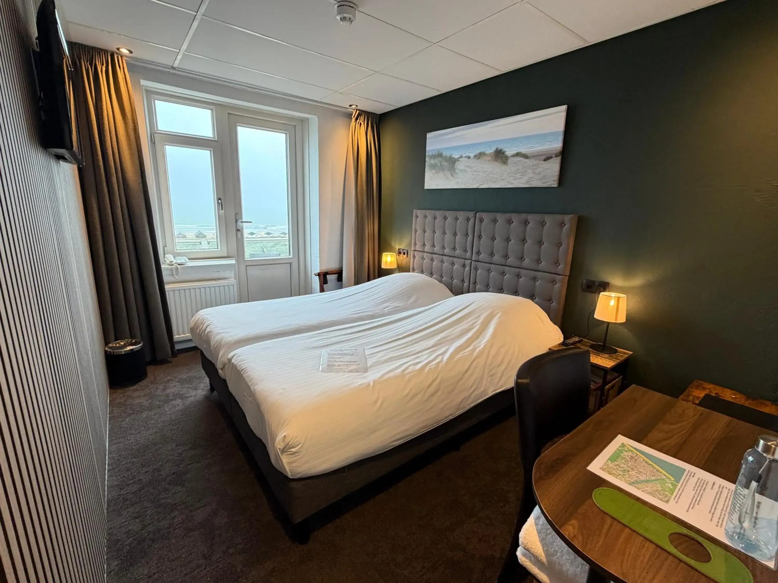 Small Double Room with Sea View - single occupancy in Hotel Zee en Duin Small Double Room with Sea View - single occupancy in Hotel Zee en Duin