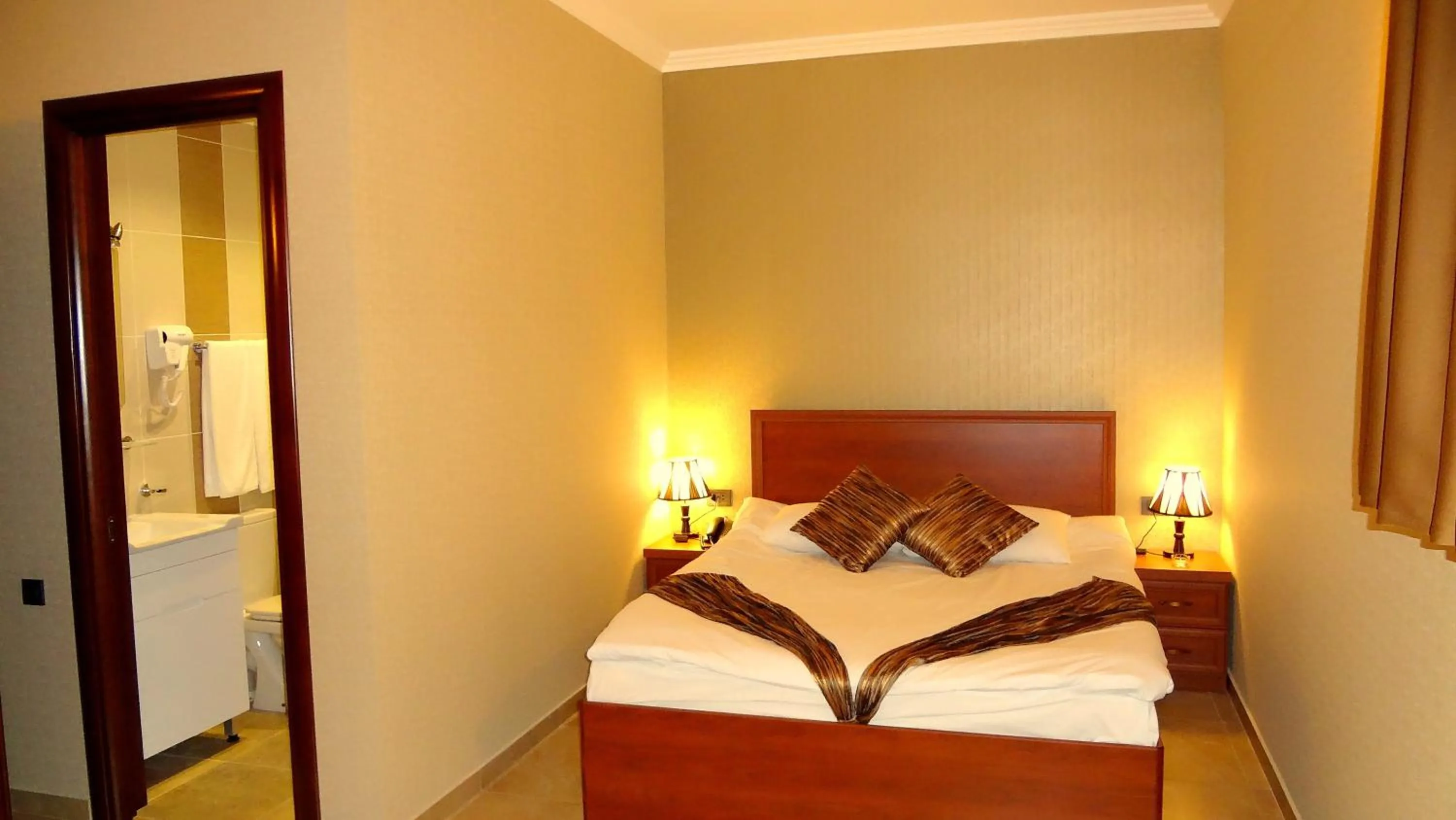 Bed in Park Avenue Hotel Yerevan