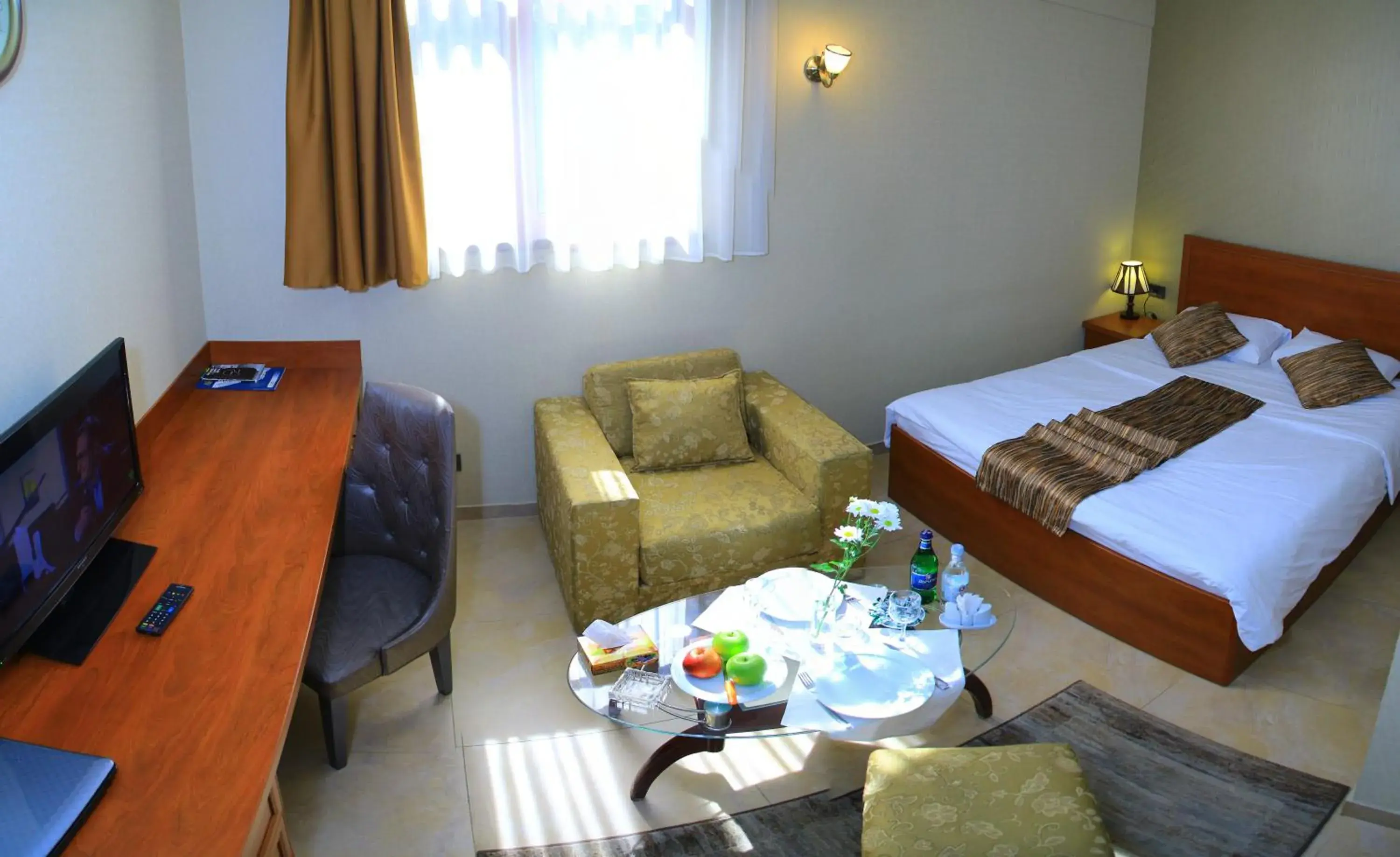 Standard Double Room with Garden View in Park Avenue Hotel Yerevan Standard Double Room with Garden View in Park Avenue Hotel Yerevan