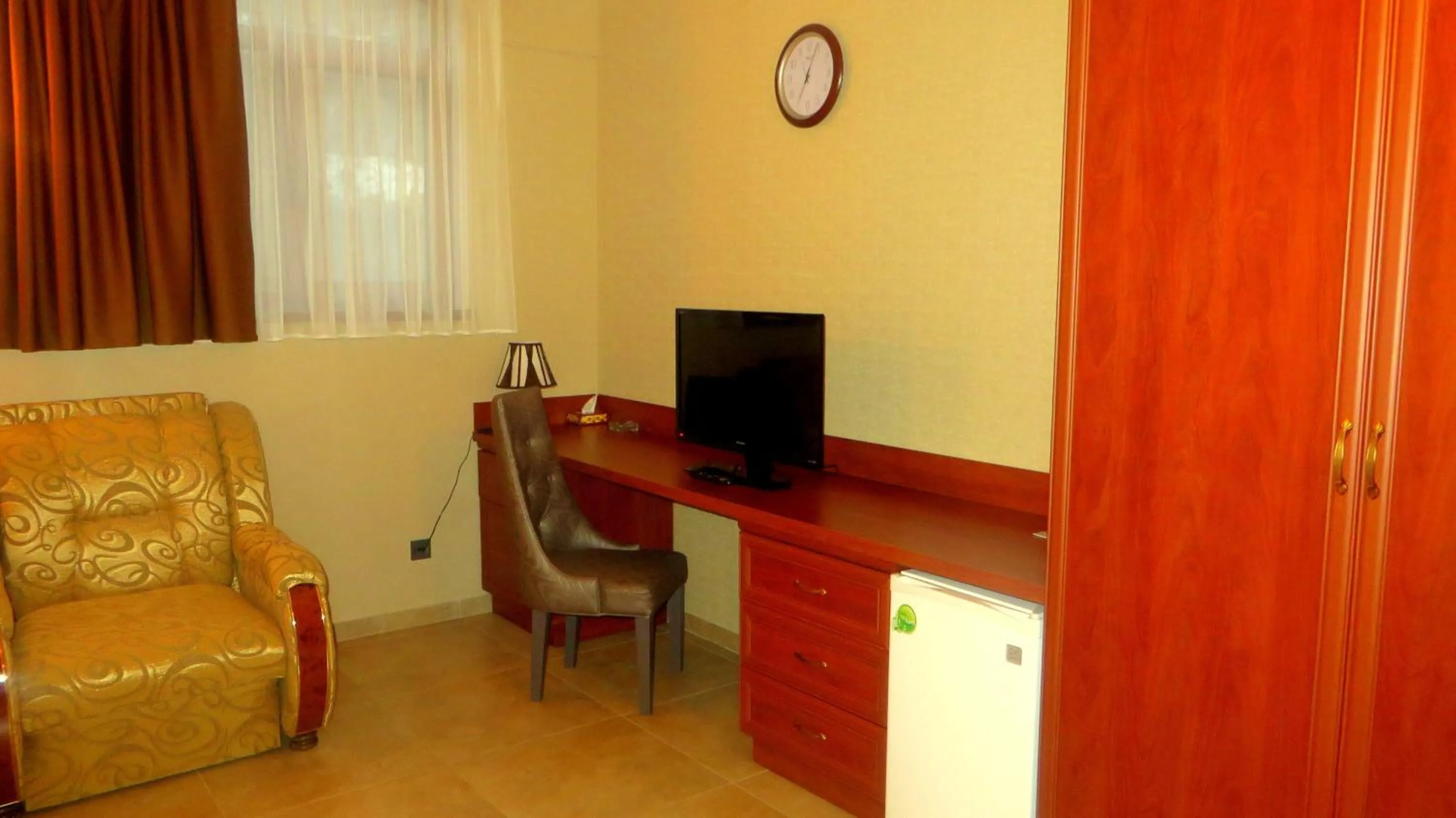 TV and multimedia in Park Avenue Hotel Yerevan