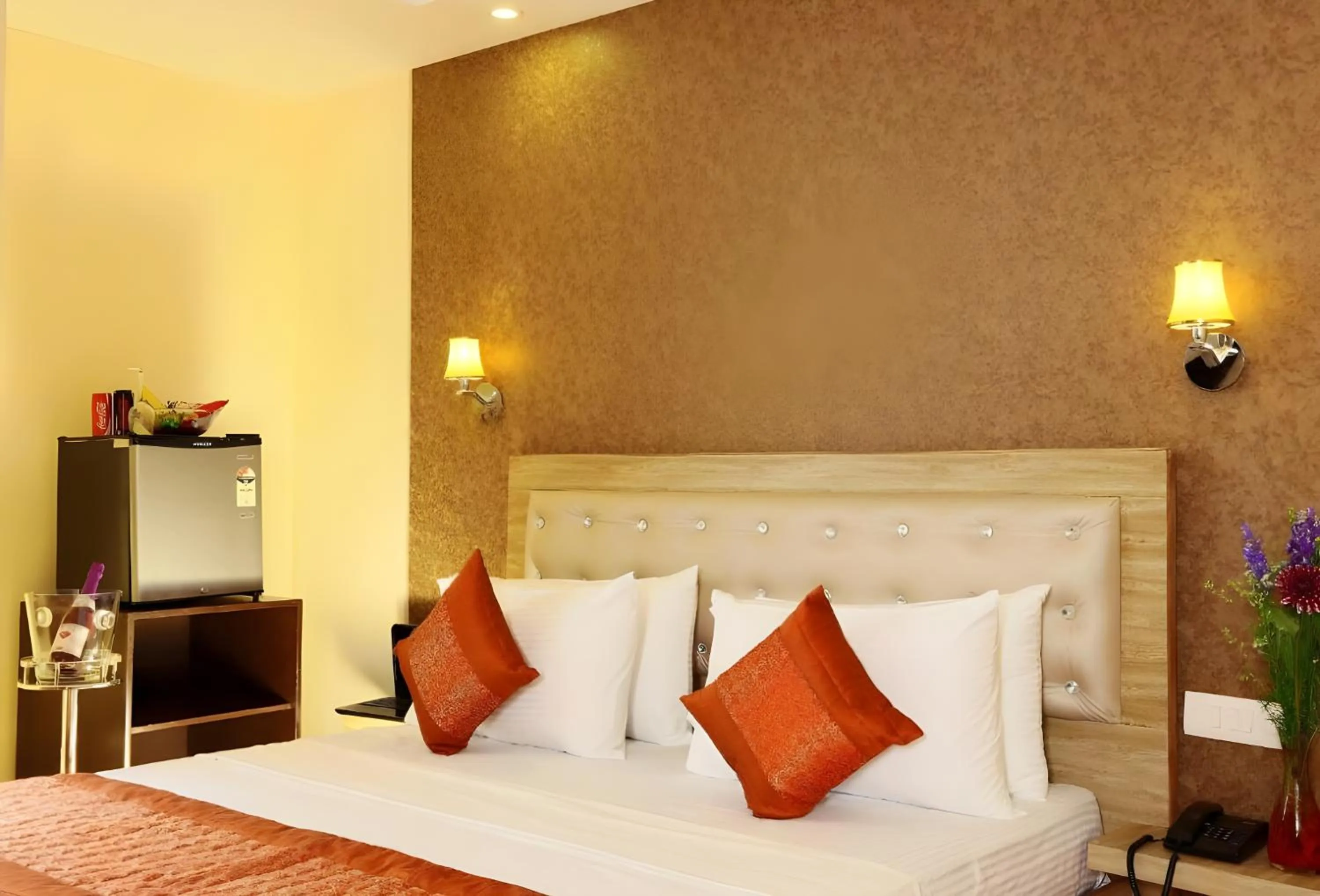 Bed in Hotel Aeroporto Nearest Landmark Aerocity delhi