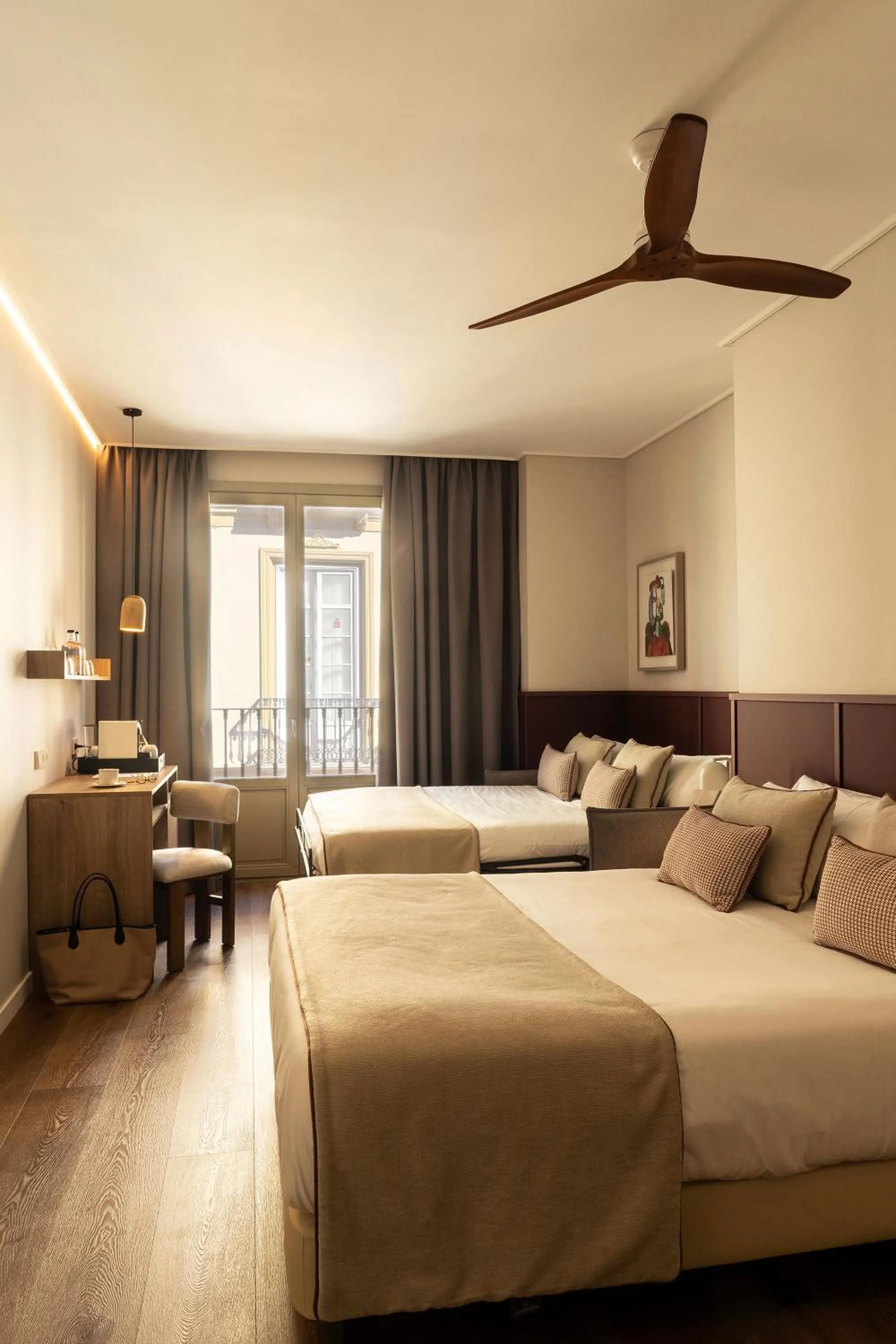 Deluxe Family Room in Hotel Well and Come Málaga