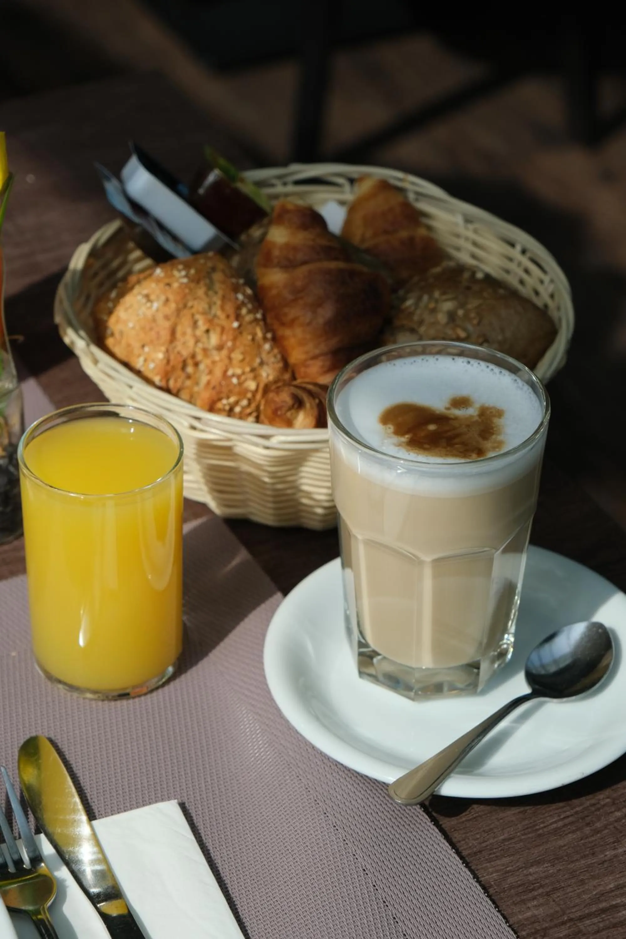 Food and drinks in BO Hotel Hamburg