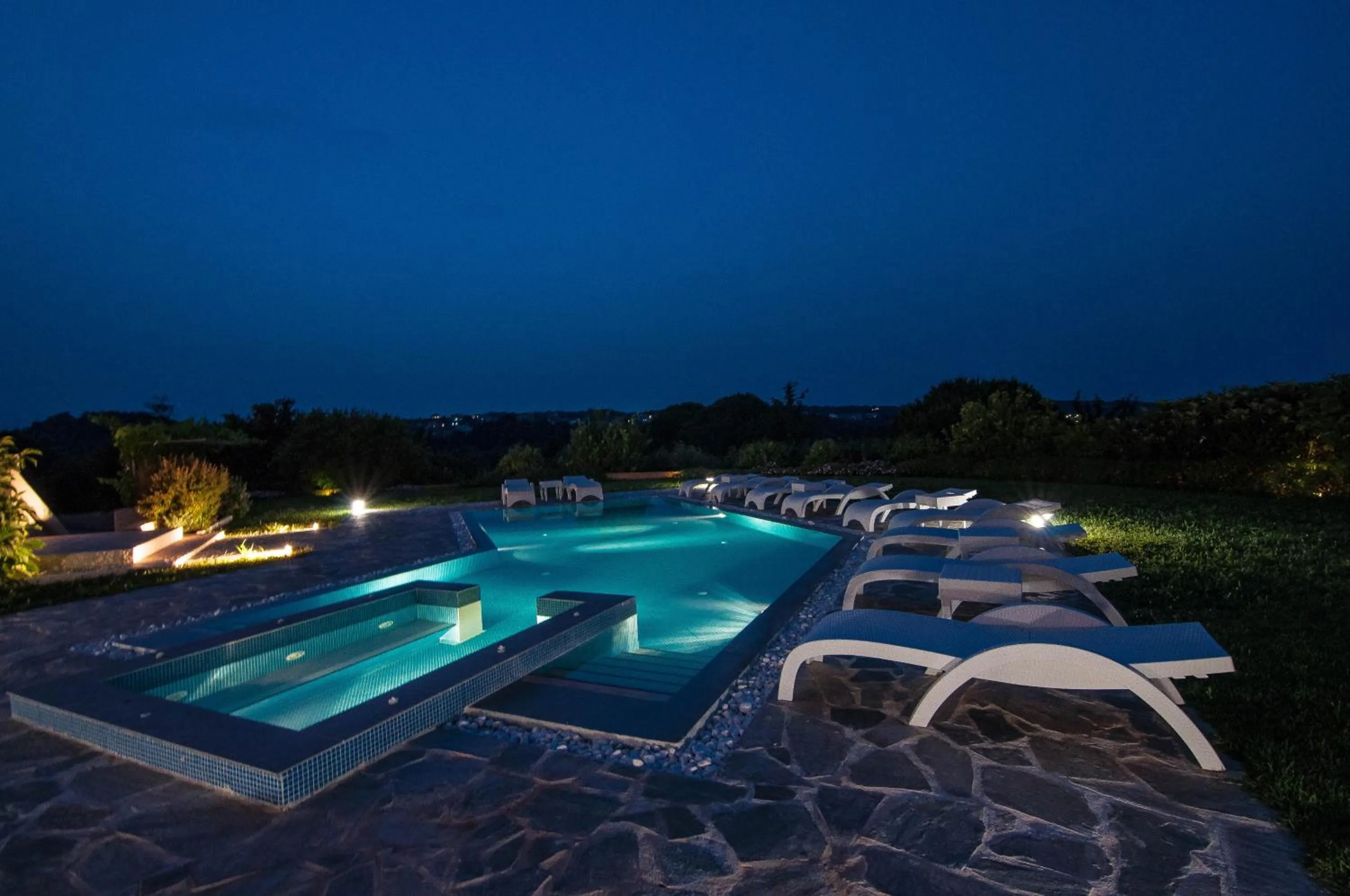 Night in Villa Artemis