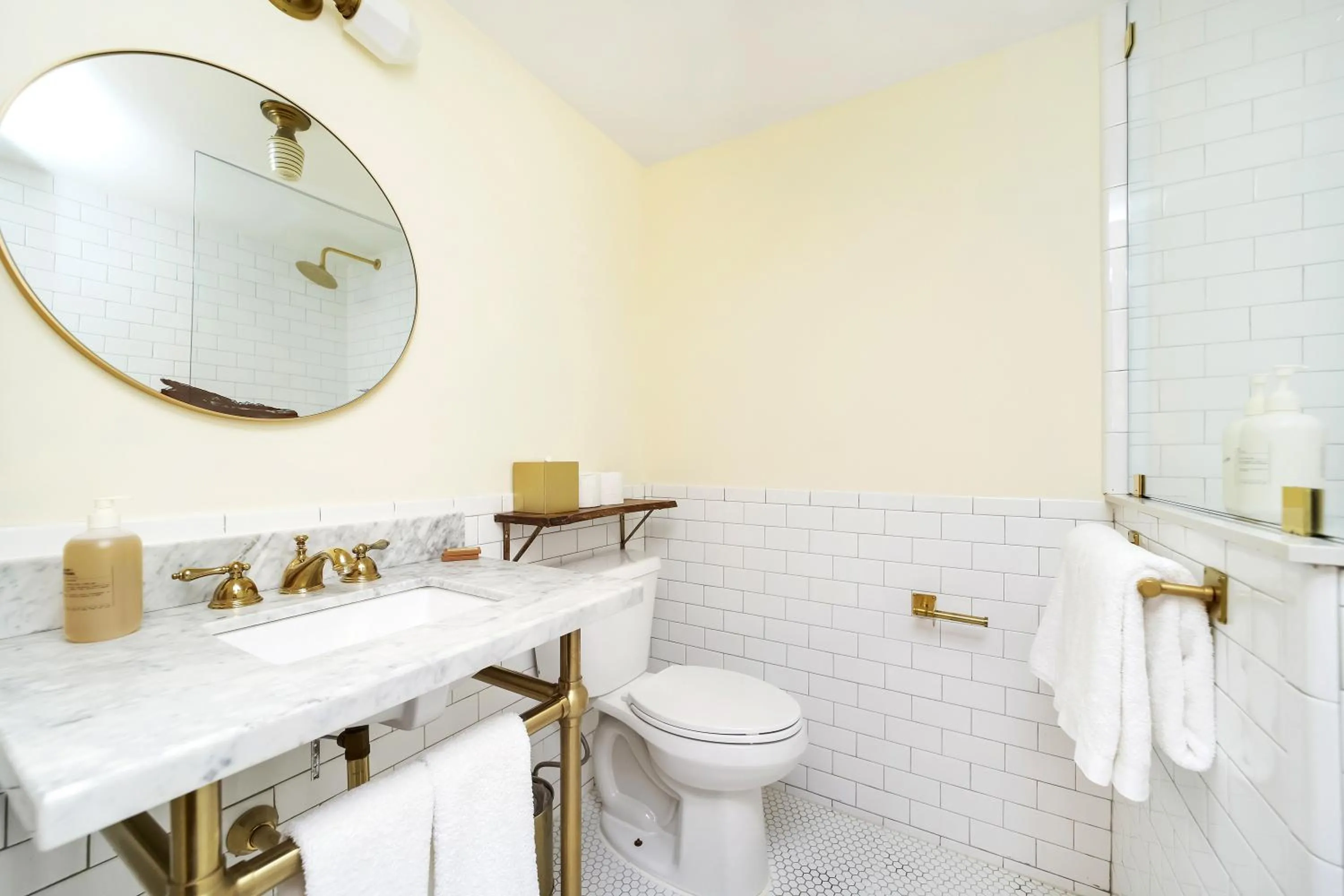 Bathroom in Jefferson Hotel
