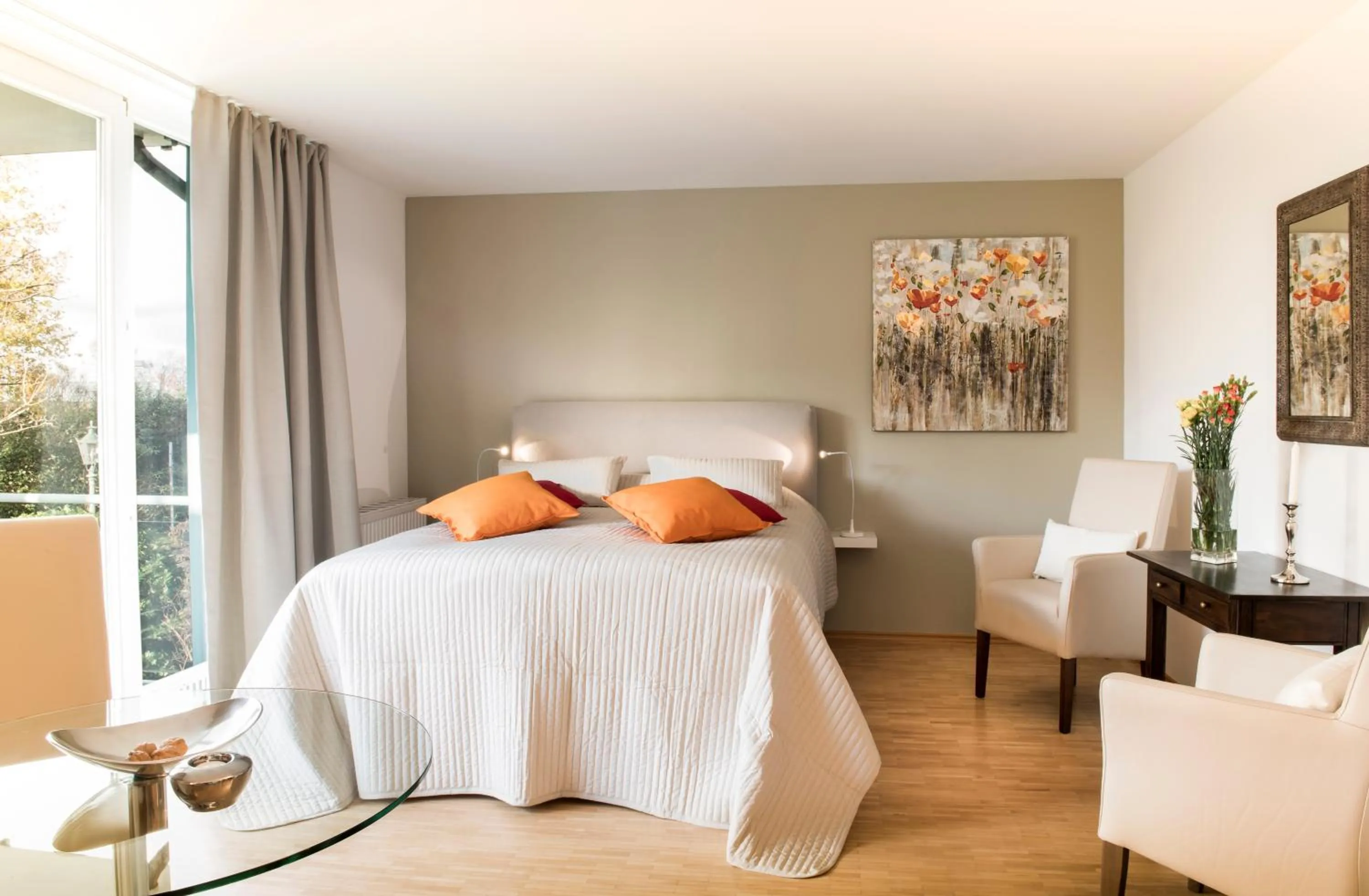 Photo of the whole room, Bed in Parkside Apartment House