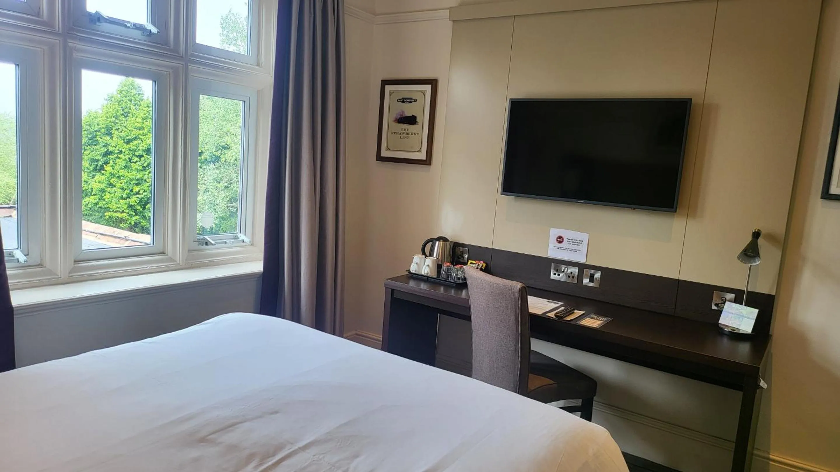 Bedroom, Bed in Sidcot Arms