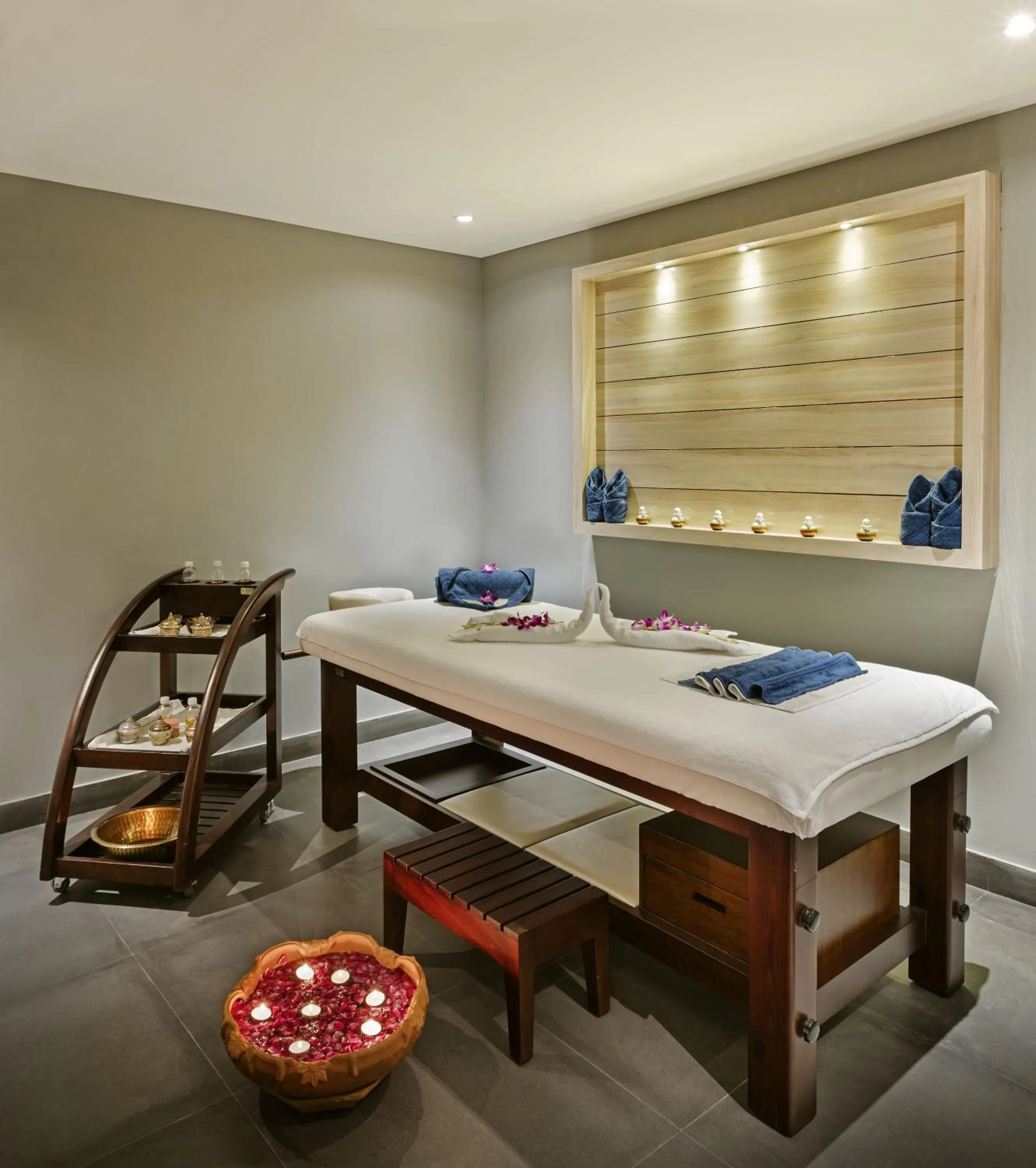 Massage in Zone By The Park , Bani Park Jaipur