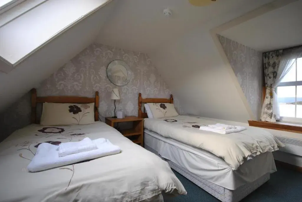 Twin Room with Sea View in Saucy Mary's Hostel Twin Room with Sea View in Saucy Mary's Hostel