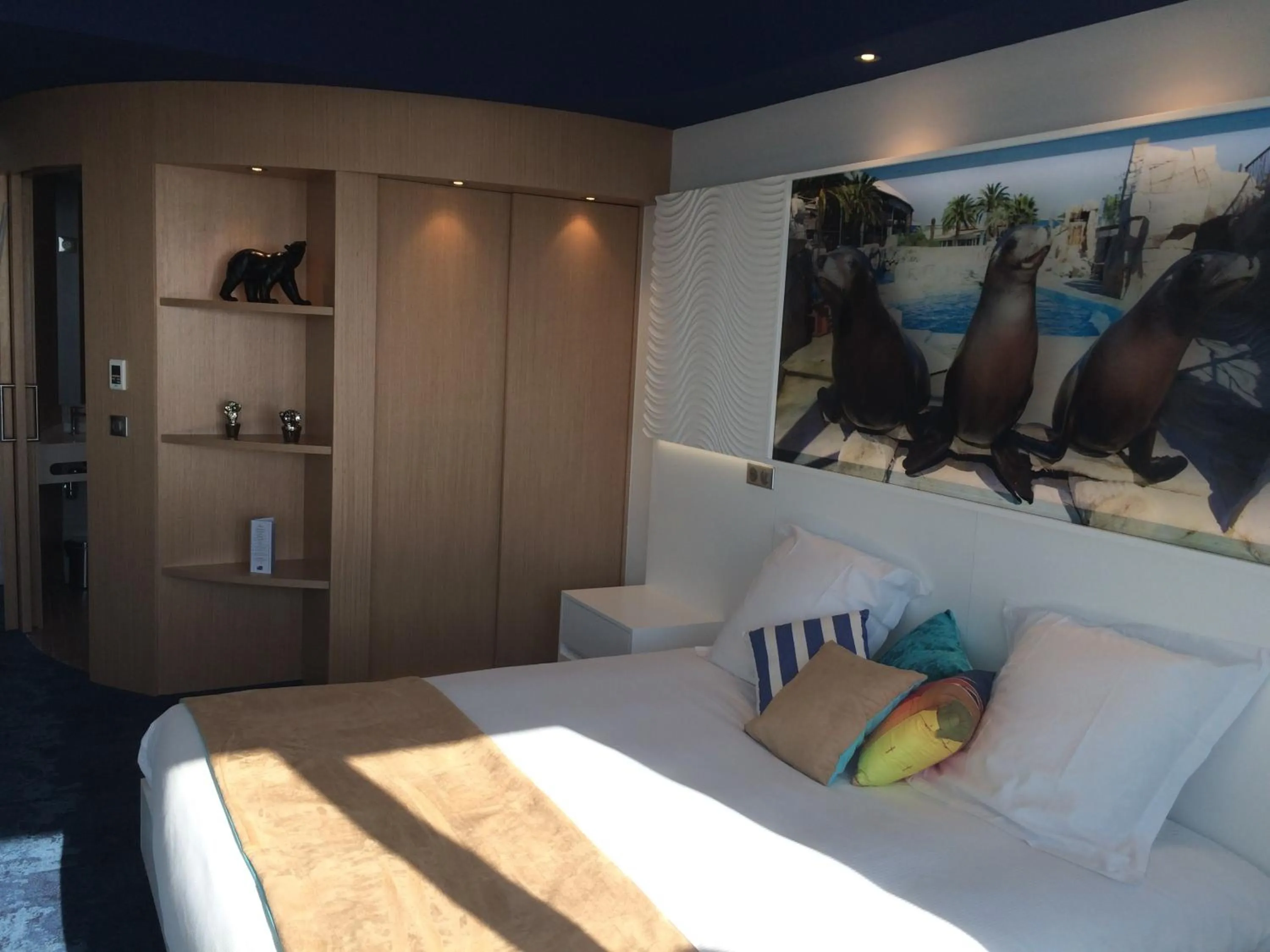 Decorative detail, Bed in SoBlue Hôtel