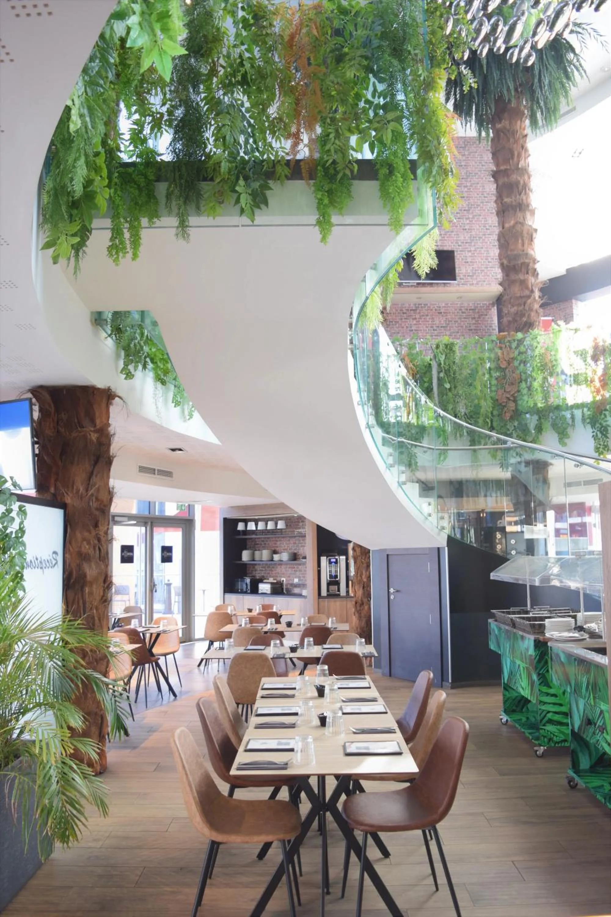 Restaurant/places to eat in SoBlue Hôtel