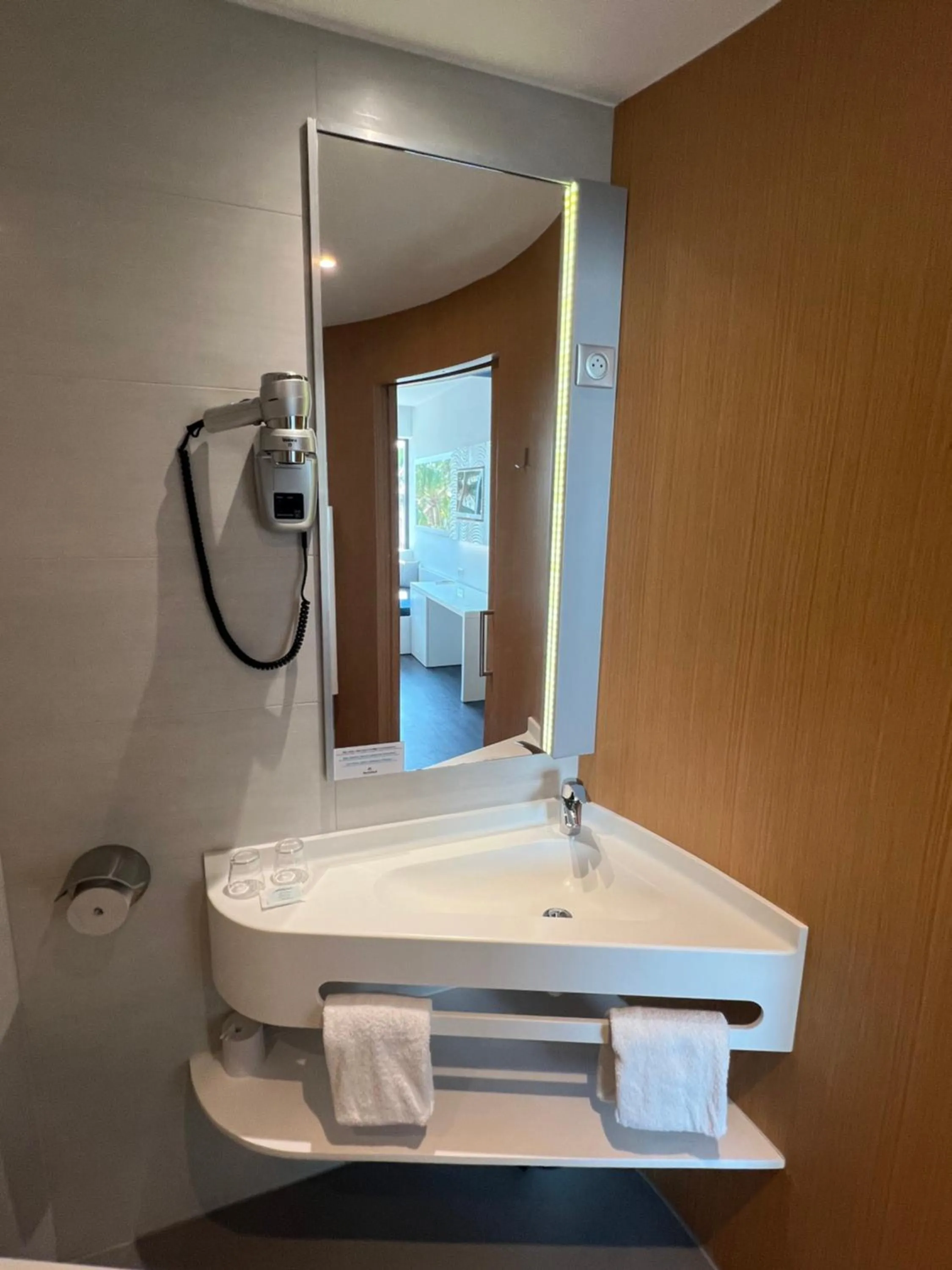 Bathroom in SoBlue Hôtel