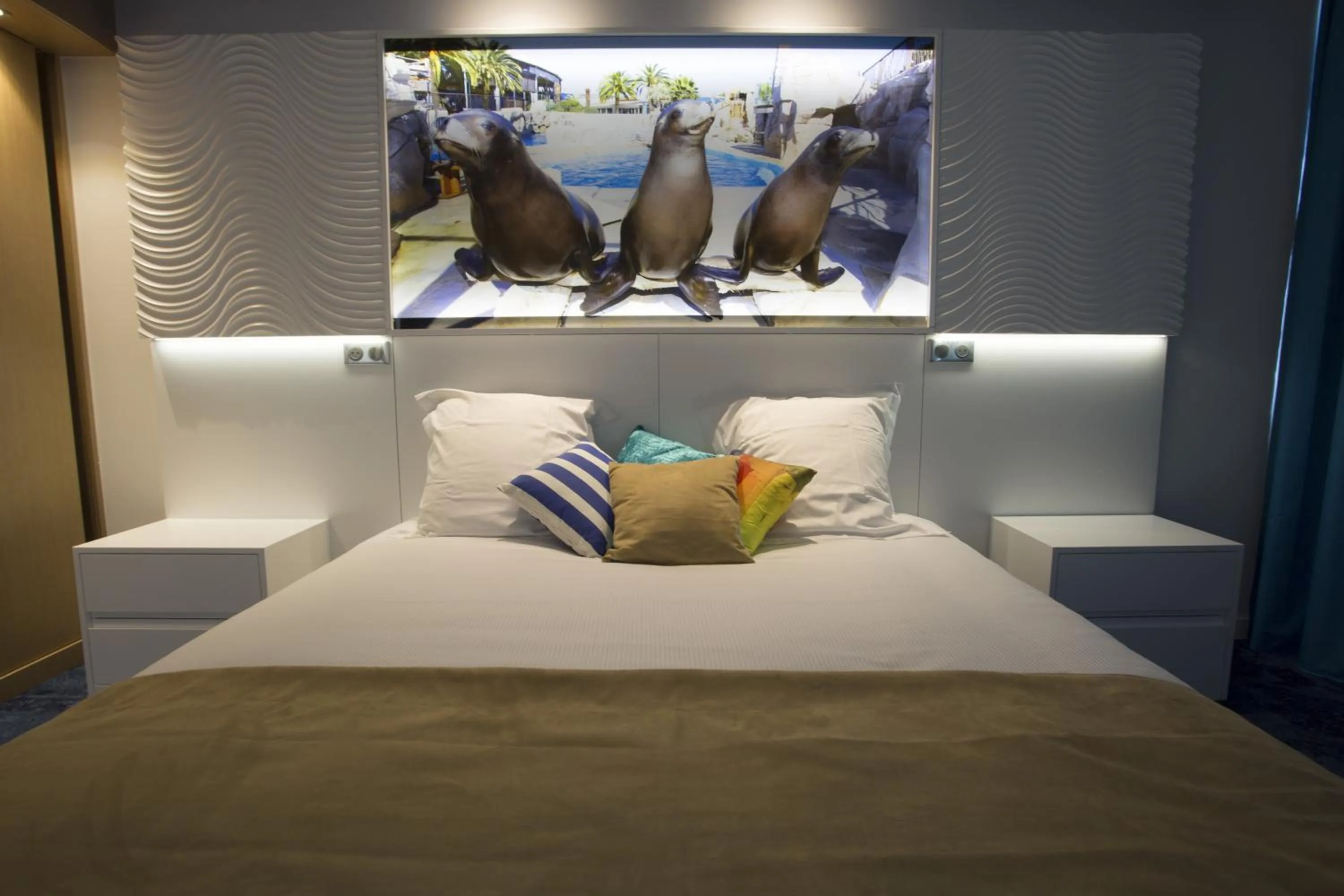 Bed in SoBlue Hôtel