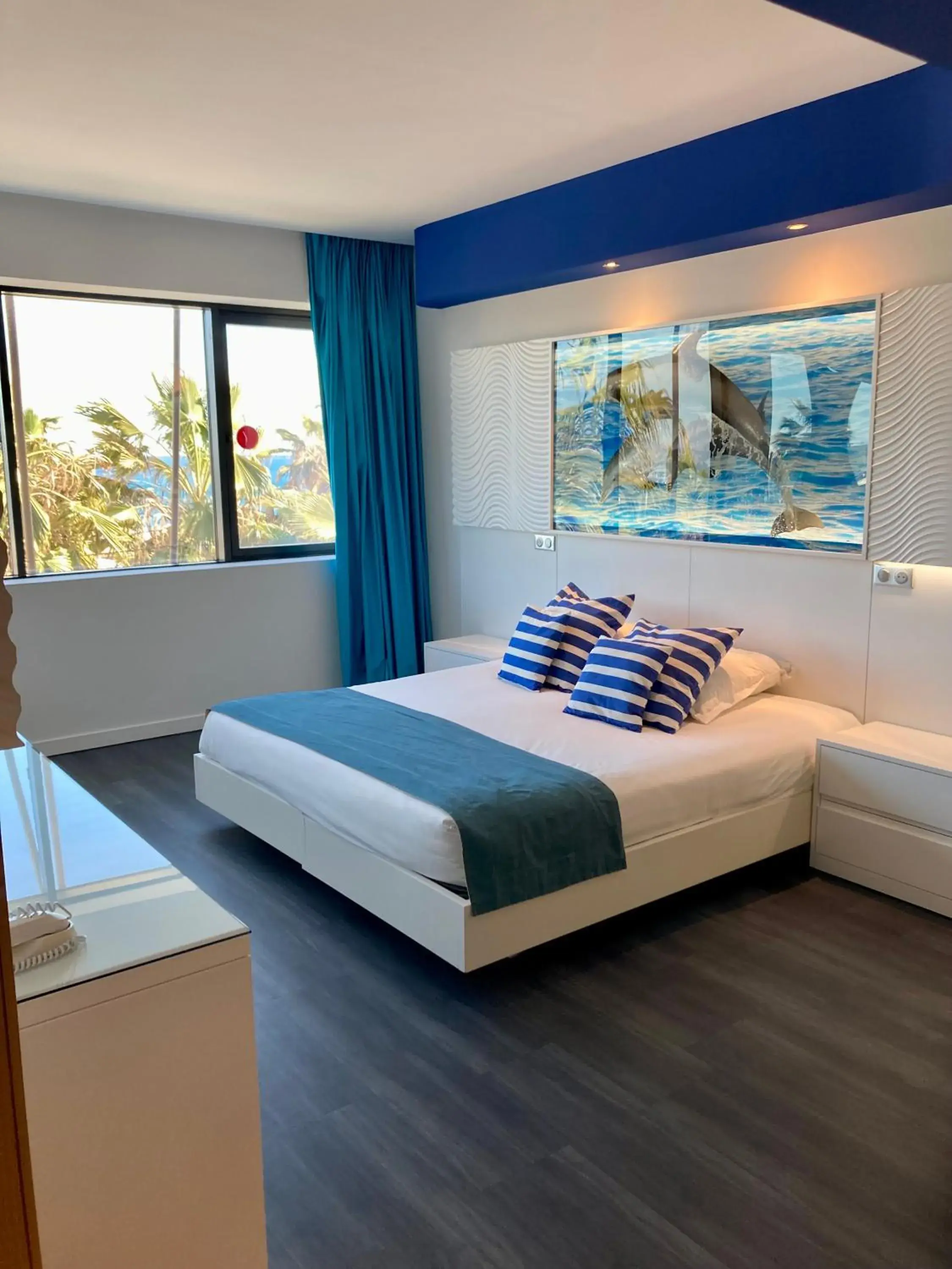 Property building, Bed in SoBlue Hôtel Property building, Bed in SoBlue Hôtel