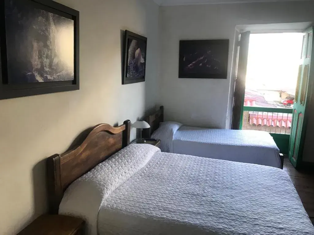 Basic Triple Room in Hotel Colonial - Salamina Caldas Basic Triple Room in Hotel Colonial - Salamina Caldas