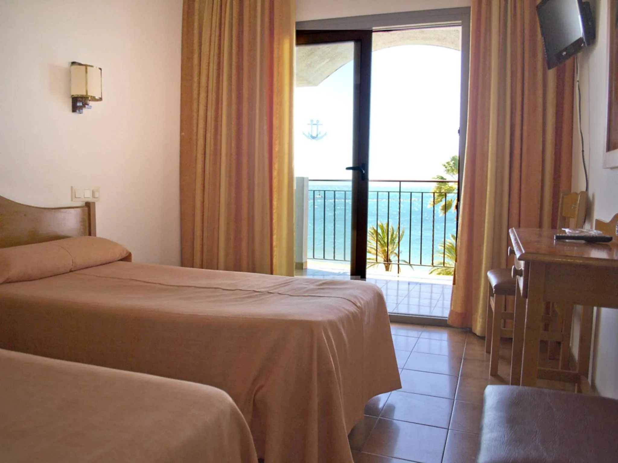 Photo of the whole room, Bed in Hotel Parc