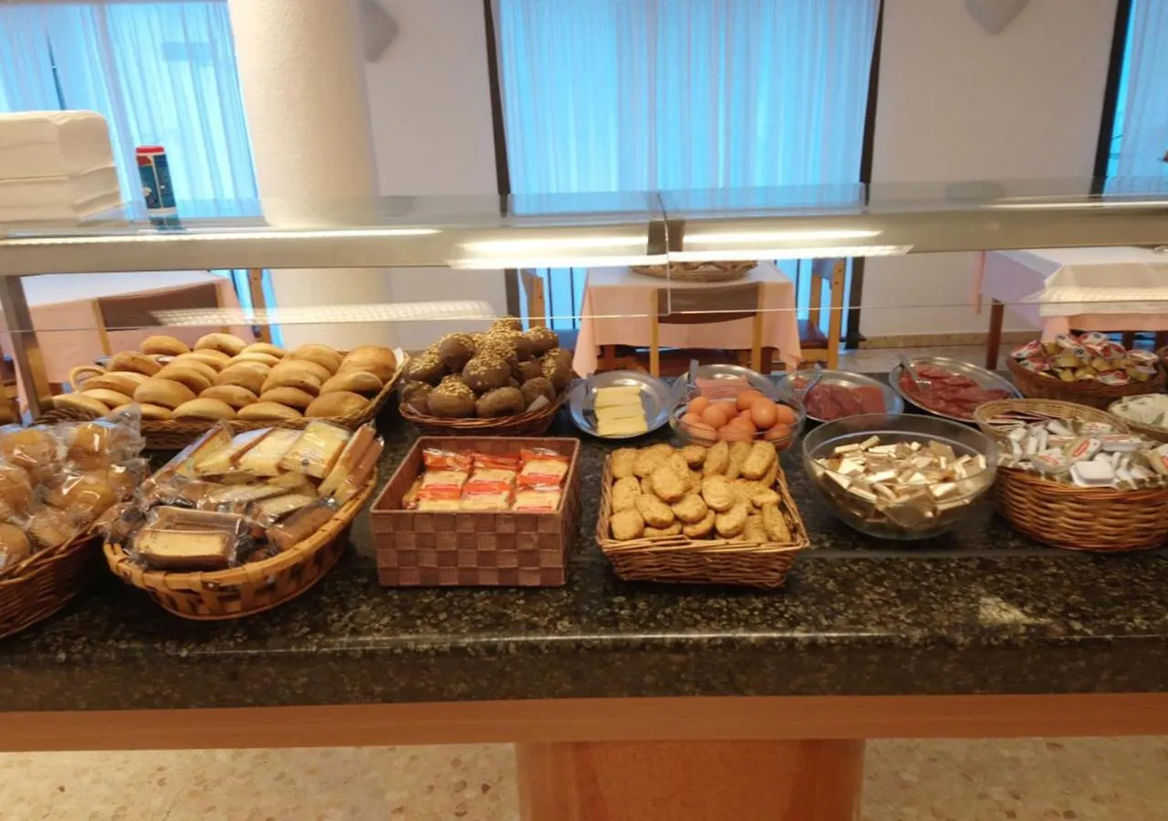 Breakfast in Hotel Parc