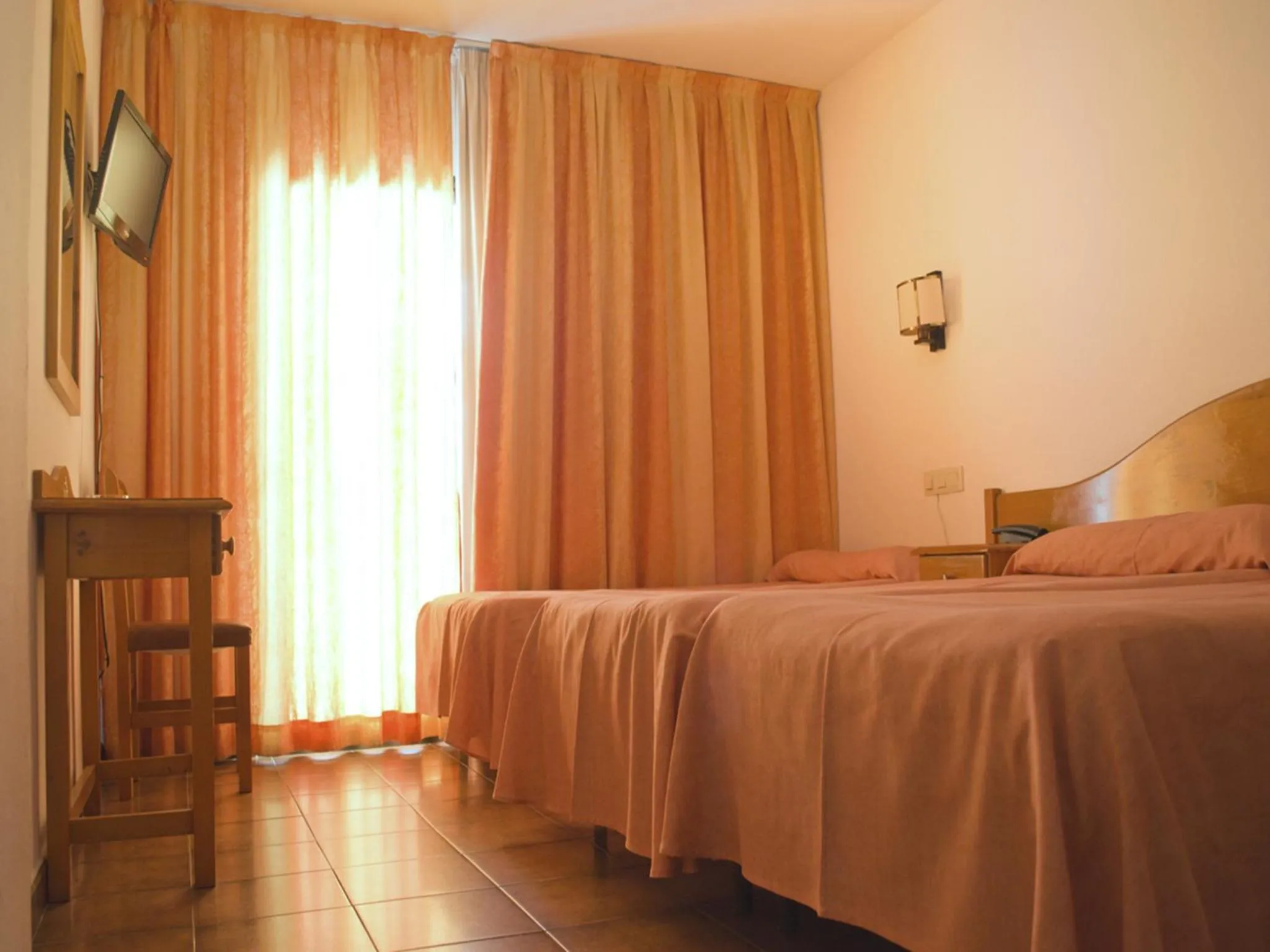 Photo of the whole room, Bed in Hotel Parc