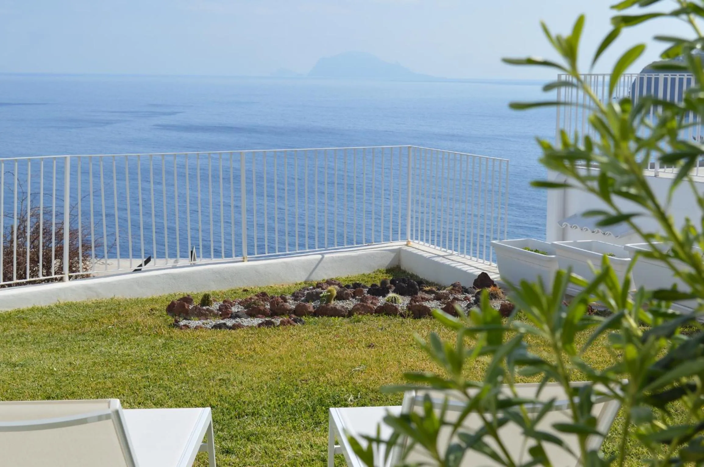 Garden in 'A Alera Room & Breakfast