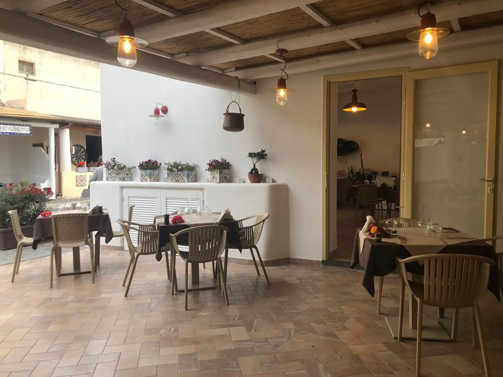 Restaurant/places to eat in 'A Alera Room & Breakfast